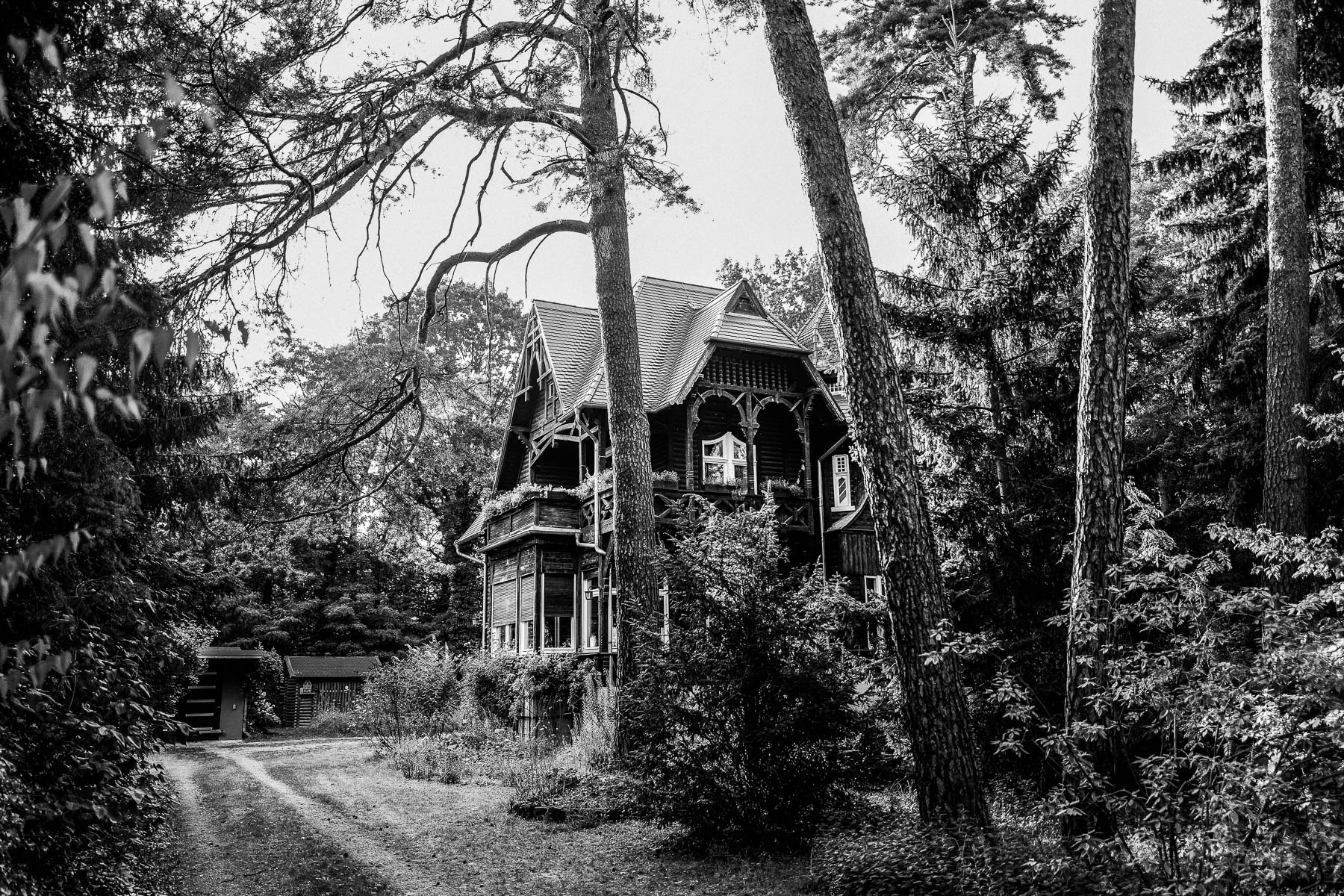 0003_Zeuthen_Lake_Old_Buildings.jpg
