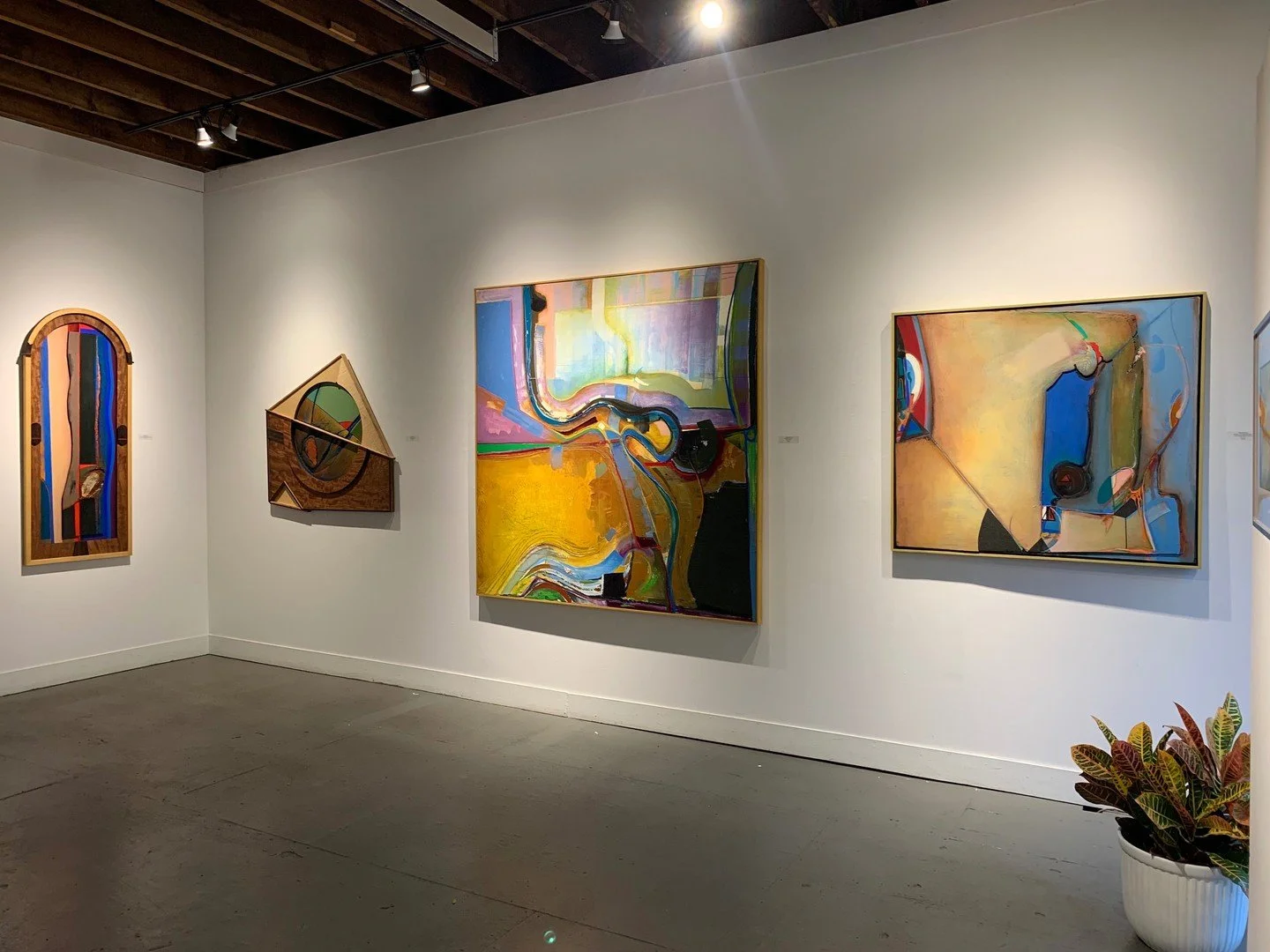 William Butcher catapults us from his paint brush into the beyond. In Earth Visions, Butcher takes us far above and far below in this series of paintings inspired by visions from passenger jet travel and his beguilement of life forms 2000 fathoms bel