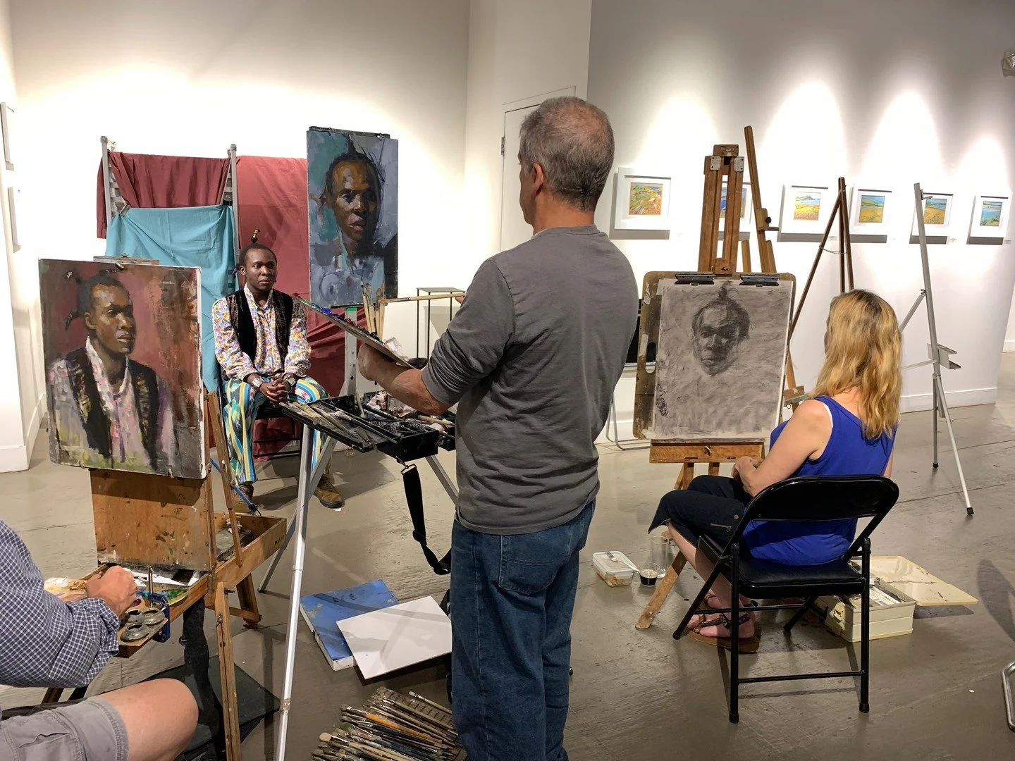 There are very few seats left for TONIGHT!!! ⁠
⁠
THIRD FRIDAY SKETCH 6:30-9:30 has a first time ever model (for KLG) tonight! She is a person blessed with great poise and a prominent personality that has been forged across a few continents.....⁠
⁠
Wa