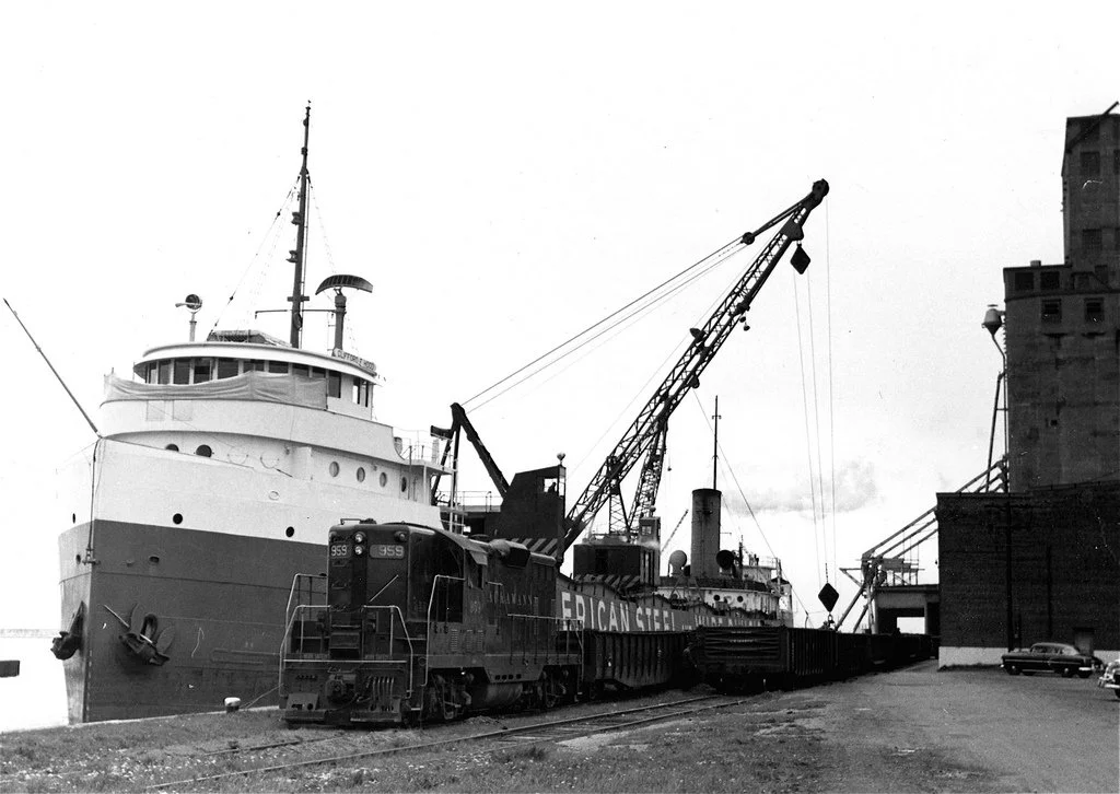 DL&W 959 w/ USS Clifford F Hood