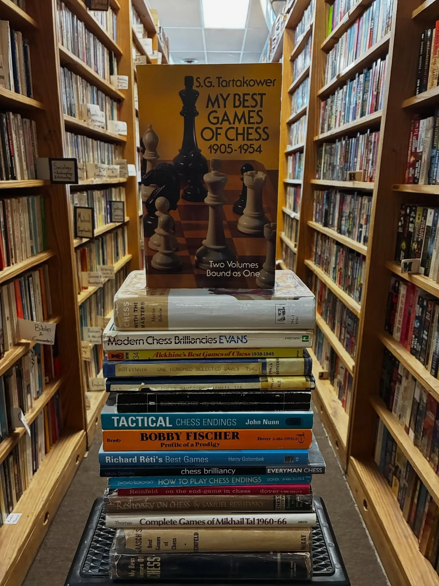 Lots of great chess books going on the shelves today!