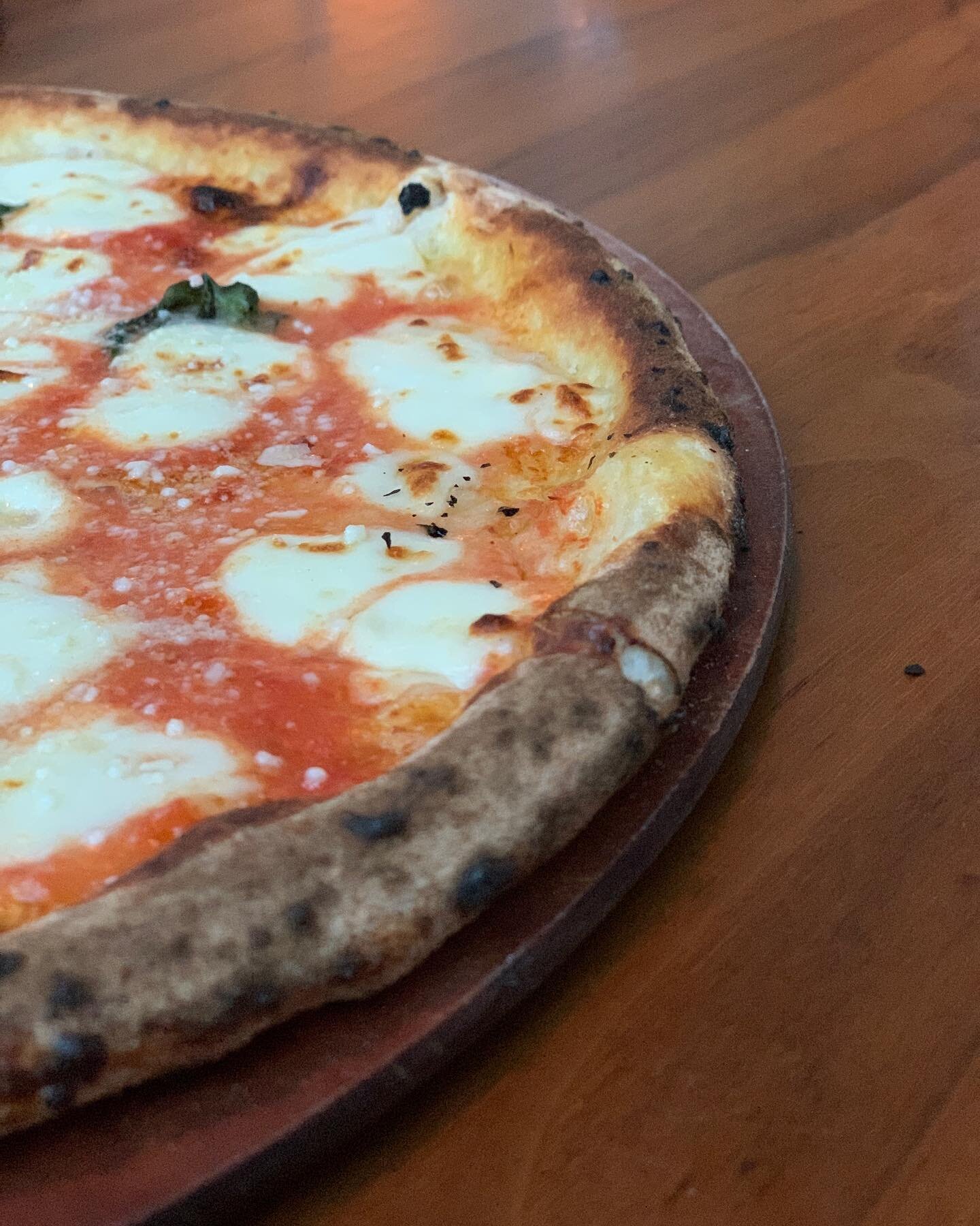I just want someone to look at me the way I&rsquo;m looking at this pizza 😍
#cinqueterreseattle #neapolitanpizza
#eatingoodintheneighborhood #southlakeunion