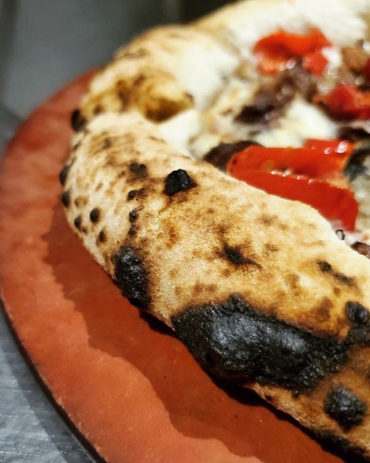 Crust perfection. 🇮🇹 
#neopolitanpizza #cinqueterreristorante #seattlepizza #seattlerestaurants