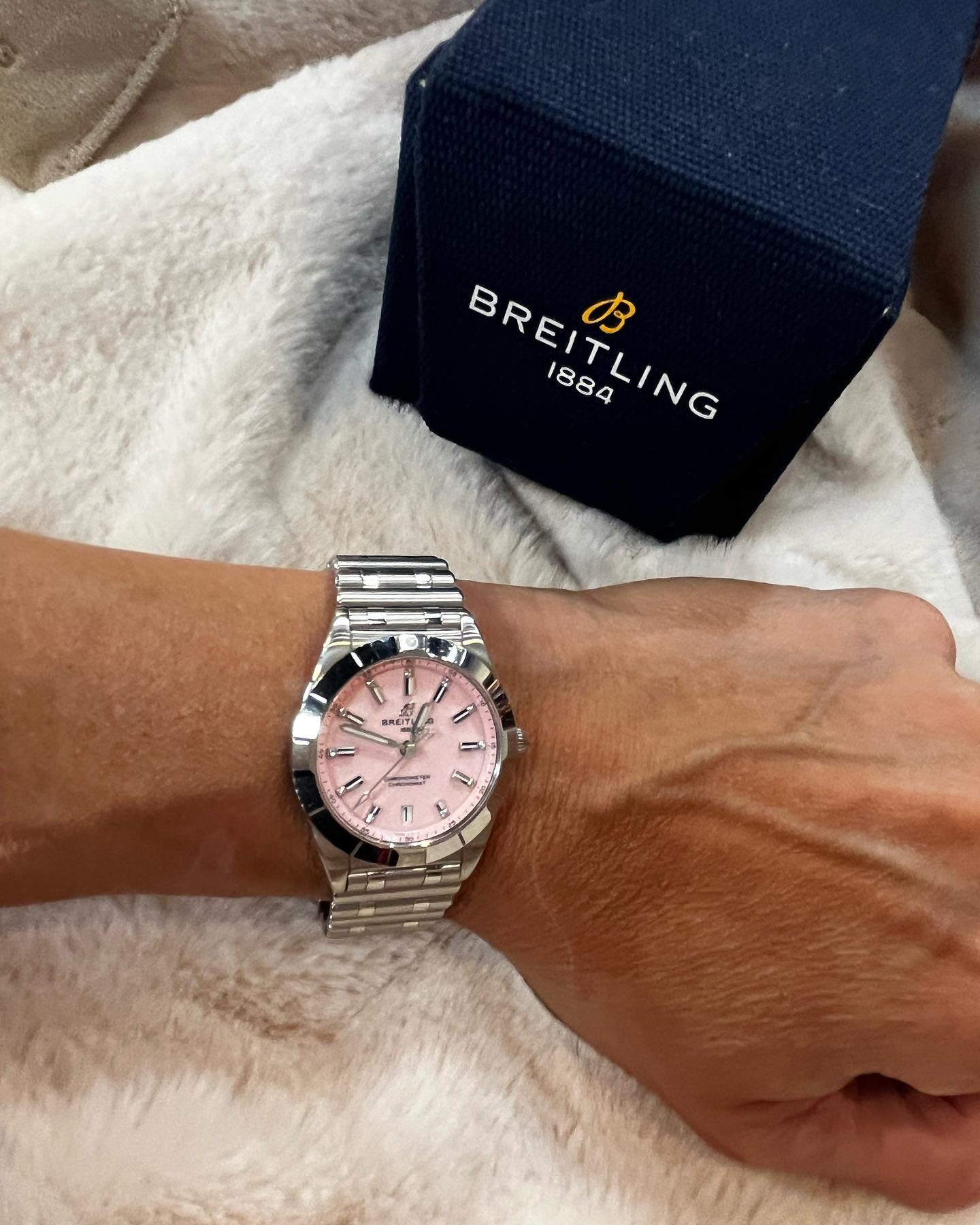 Silver &amp; Pink Designer Watch 
$3,500.95

@greenestreetgateway to purchase.
🧐 Inquiries? 💝 Connect with us!
📞 (484) 367-7412
📧 gateway@greenestreet.com

@greenestreetgateway is not affiliated with the brands we sell. All copyrights remain with