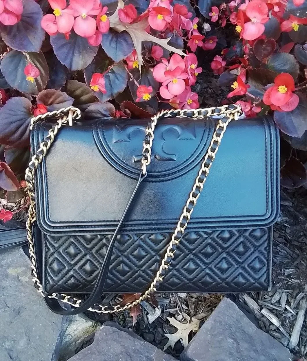 Pair this gorgeous Tory Burch bag with your look! Available at @greenestreetlambertvillenj

$250.95

Call or email us for inquiries!
📞609-460-4523
lambertville@greenestreet.com