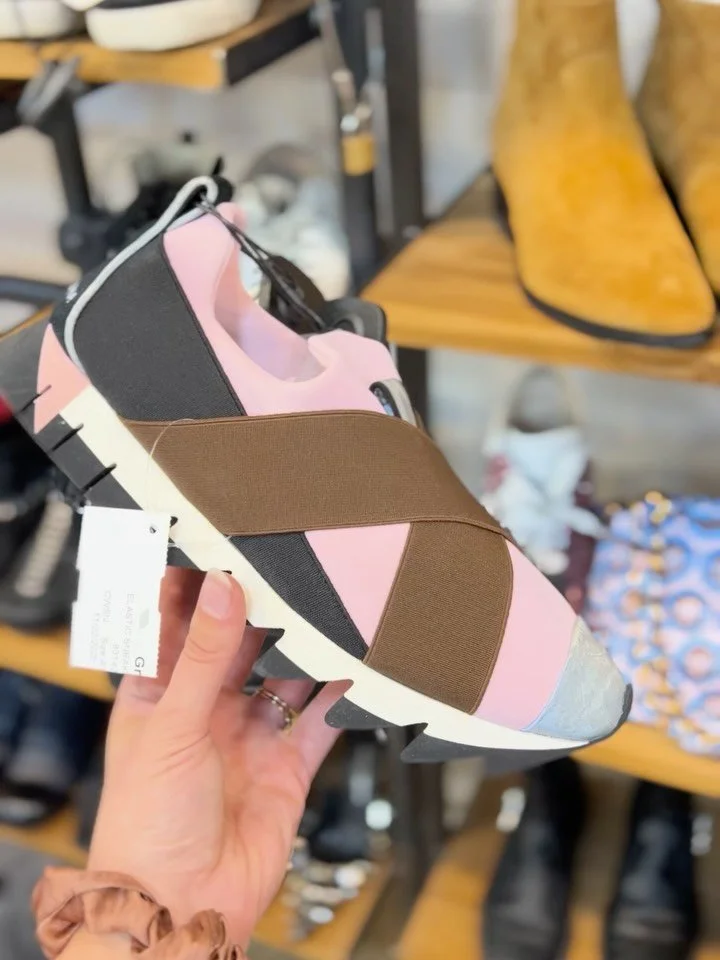 Another amazing pair of designer sneakers new in at @greenstreetgateway!

Size 40 $275.95

Call or email us for inquiries!
📞484-367-7412
📧gateway@greenestreet.com