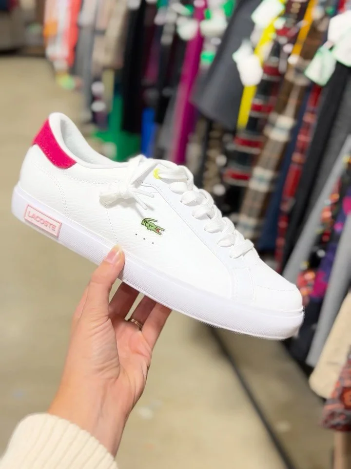 Step into these super cute Lacoste sneakers!👟 New in store at @greenestreetexton 

Size 8 $36.95

Call or email us for inquiries!
📞610-466-5713
📧fairfield@greenestreet.com