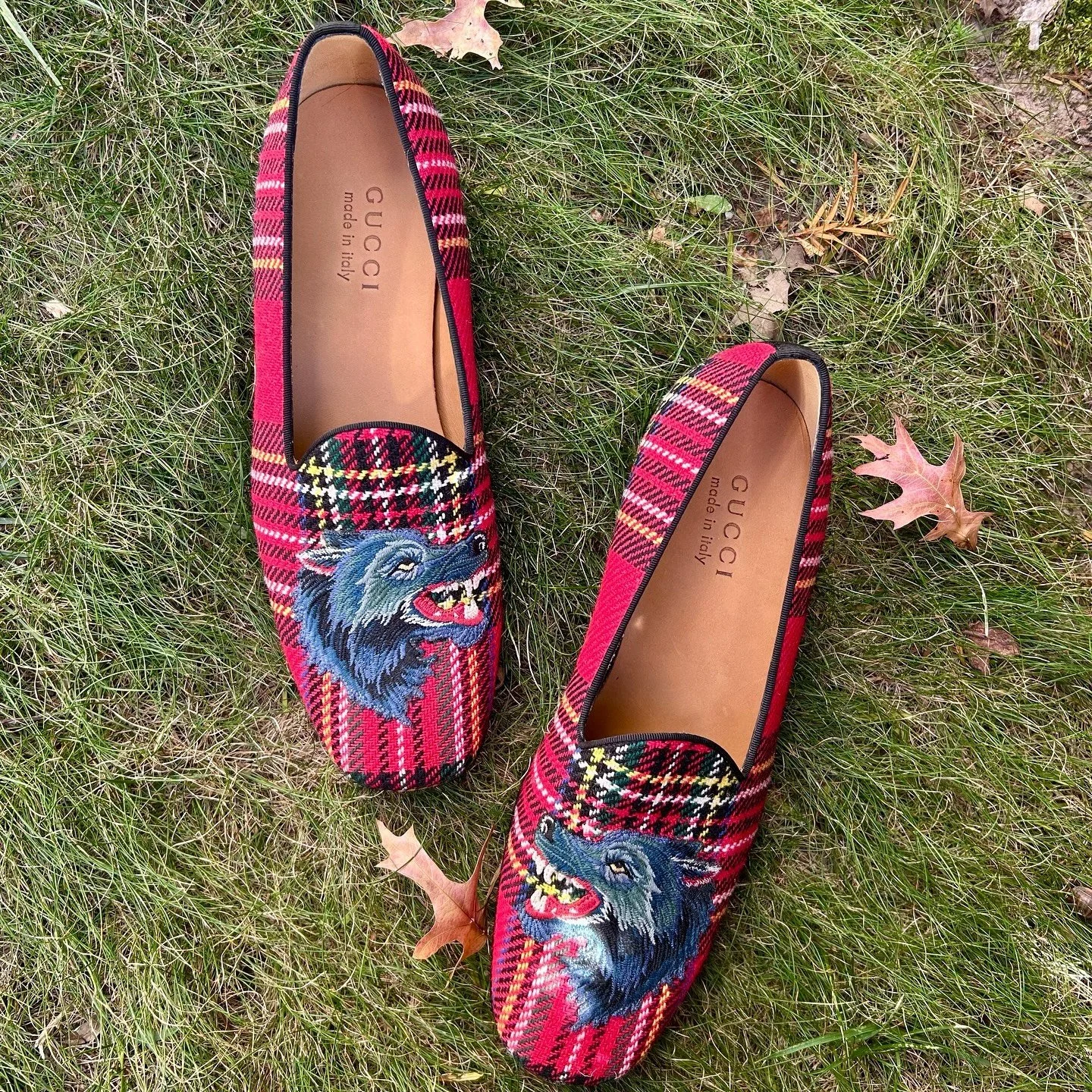 Step into these gorgeous Gucci flats!✨ New in at @greenestreetprinceton
Fits a size 8.5 $550.95
Call or email us for inquiries!
📞609-924-1997
📧princeton@greenestreet.com