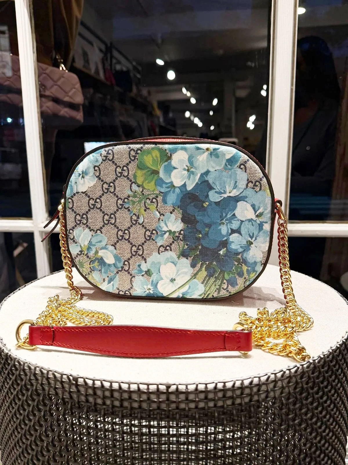 New designer arrival from @greenestreetlambertvillenj✨

GG Supreme Blooms Mini Crossbody | Priced at $875.95
✅Authenticated via Entrupy 

For inquiries, please call or email us at:
📞 609-460-4523
📧 lambertville@greenestreet.com