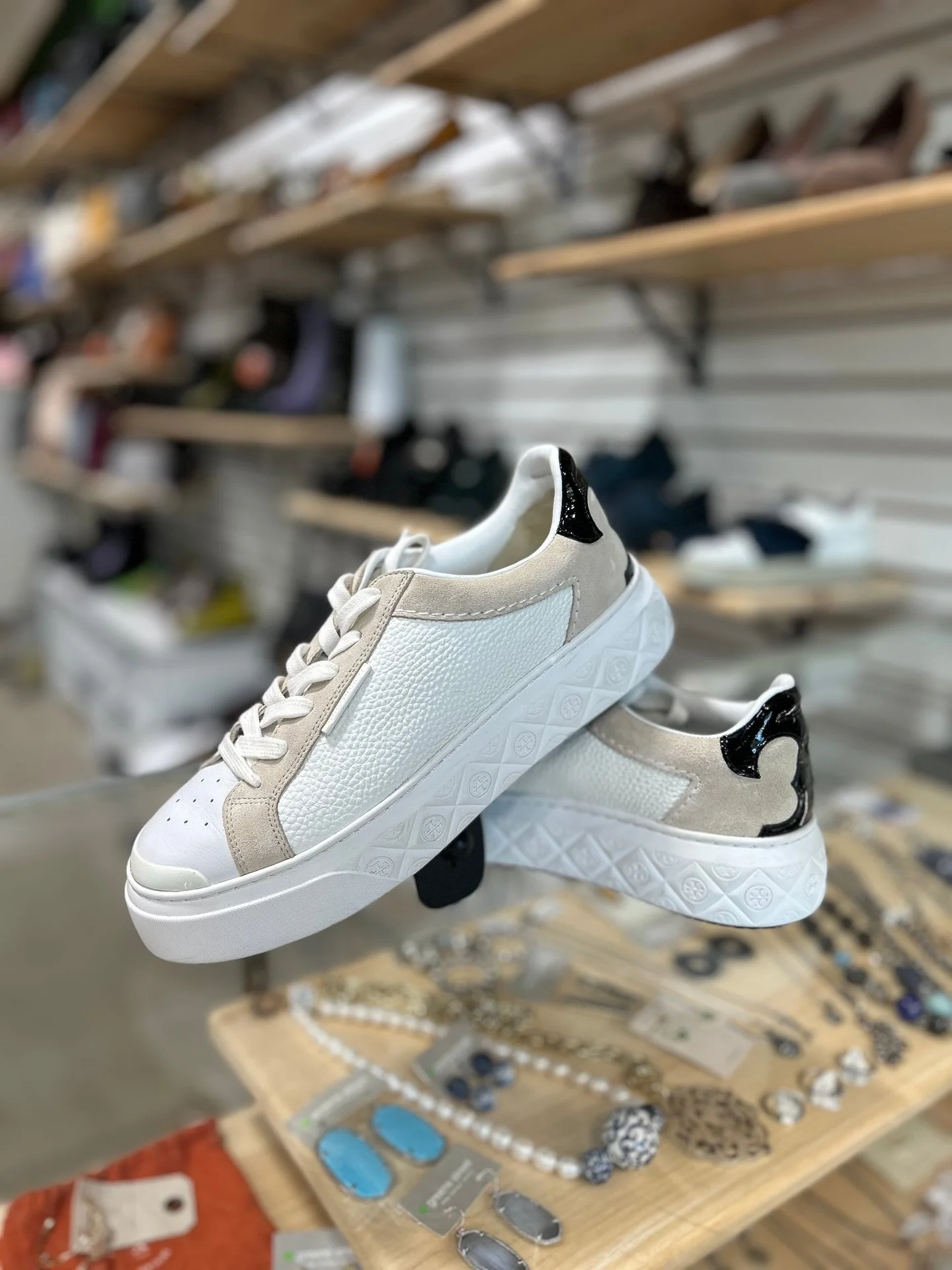 Step into these cute Tory Burch sneakers!👟

Size 8 $125.95

Call or email us for inquiries!
📞610-466-5713
📧fairfield@greenestreet.com