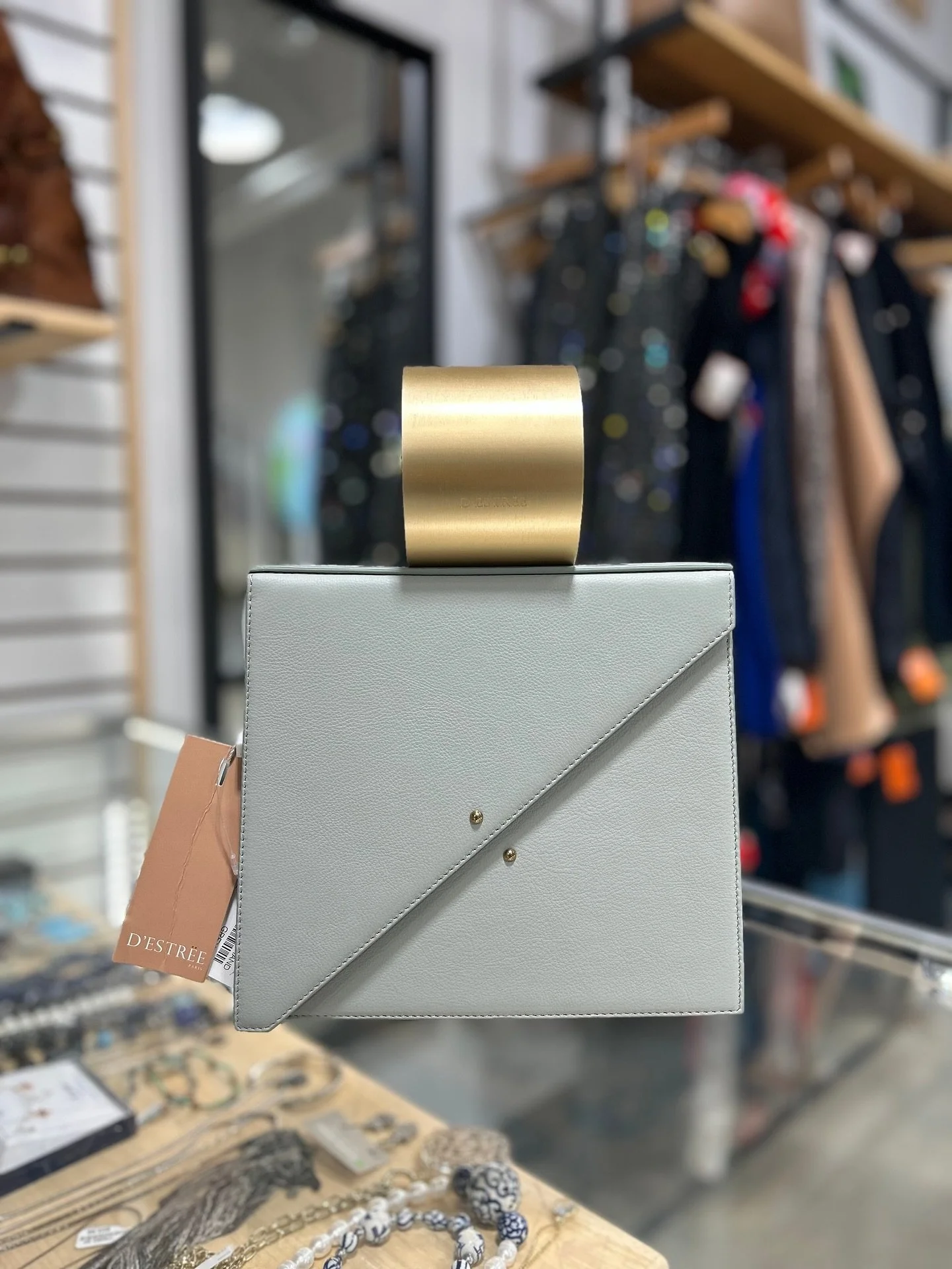 We&rsquo;re loving this gorgeous Destree bag! ✨New in at @greenestreetexton 

$500.95

Call or email us for inquiries!
📞610-466-5713
📧Fairfield@greenestreet.com