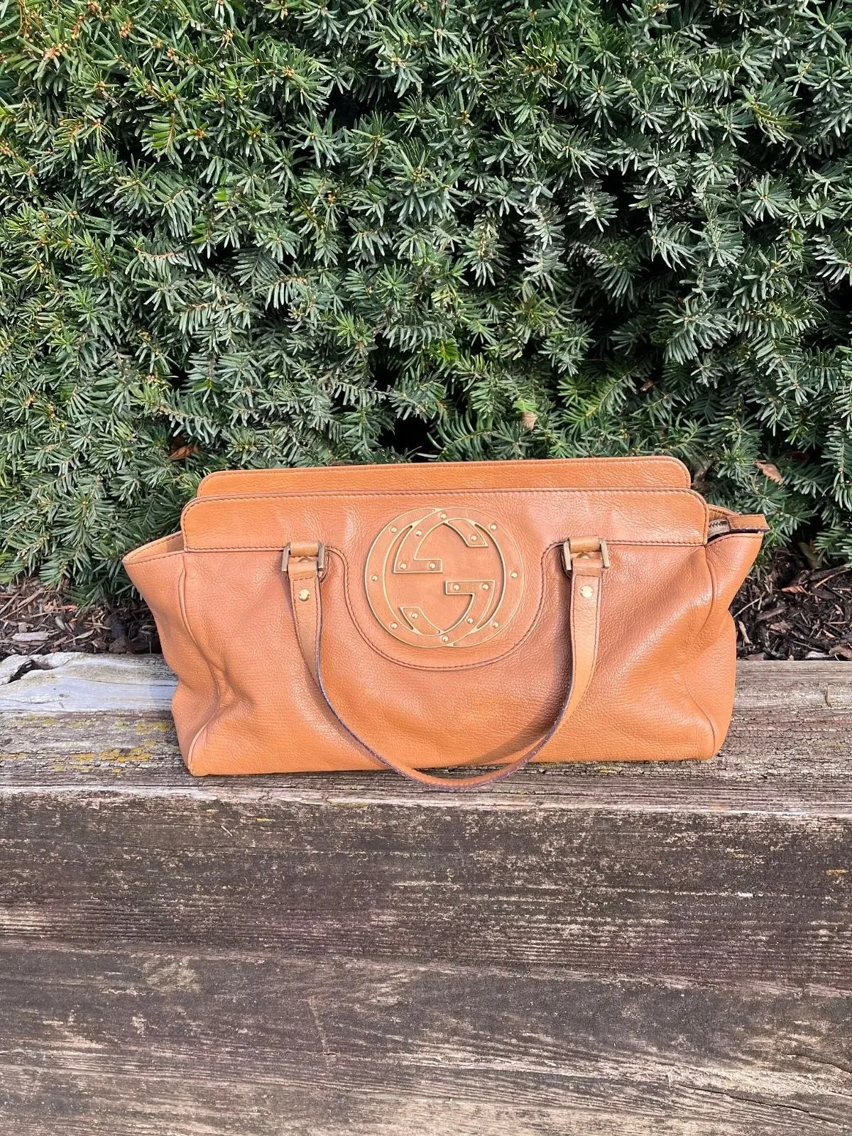 Scoop up this gorgeous designer bag from @greenestreetlambeetvillenj

$525.95
✅Authenticated via Entrupy 

Call or email us for inquiries 
📞609-460-4523
📧Lambertville@greenestreet.com