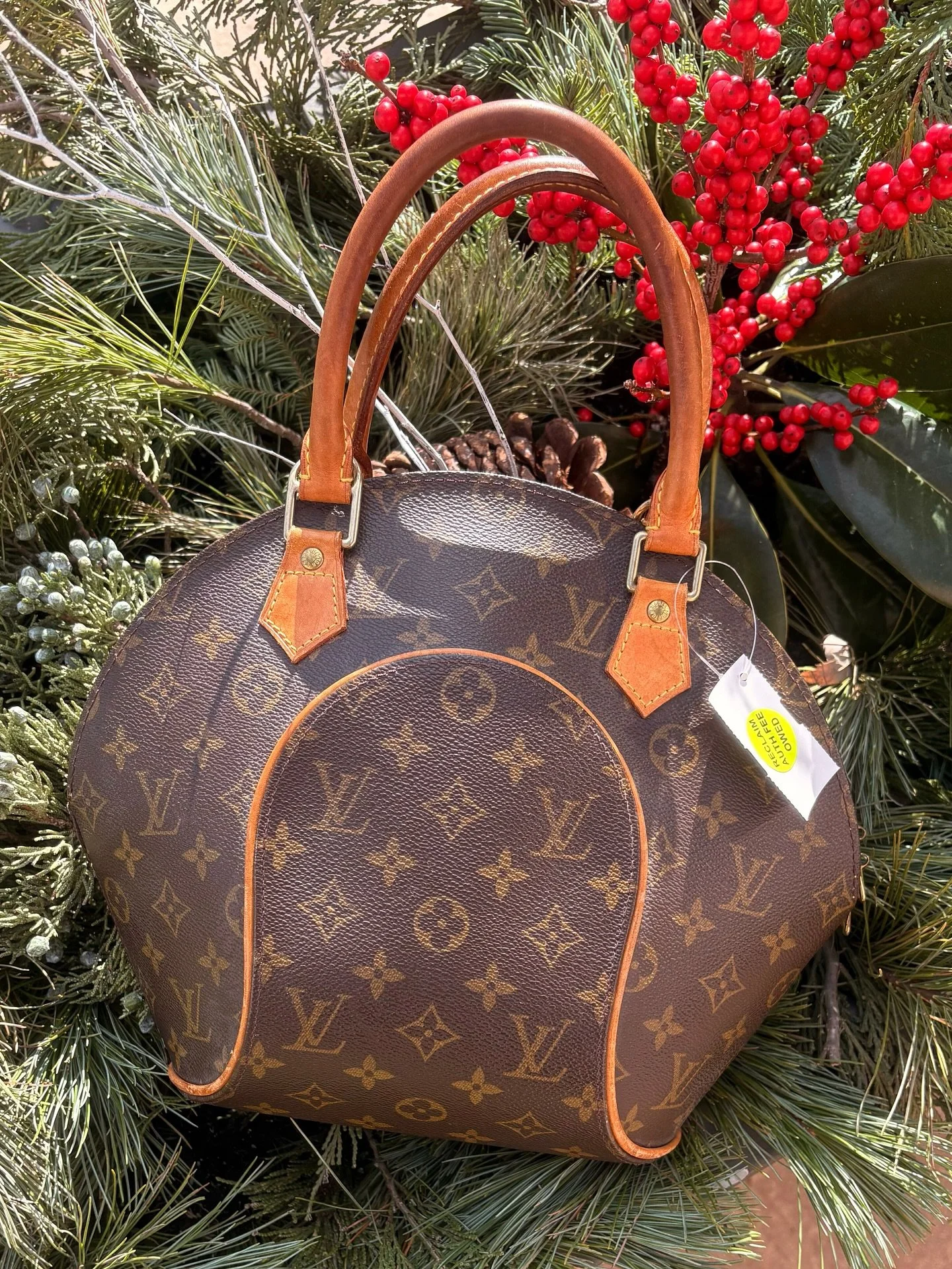 ✨Louis Vuitton✨ New in at @greenestreetgateway!

$845.95
✅Authenticated via Entrupy

Call or email us for inquiries!
📞484-367-7412
📧gateway@greenestreet.com