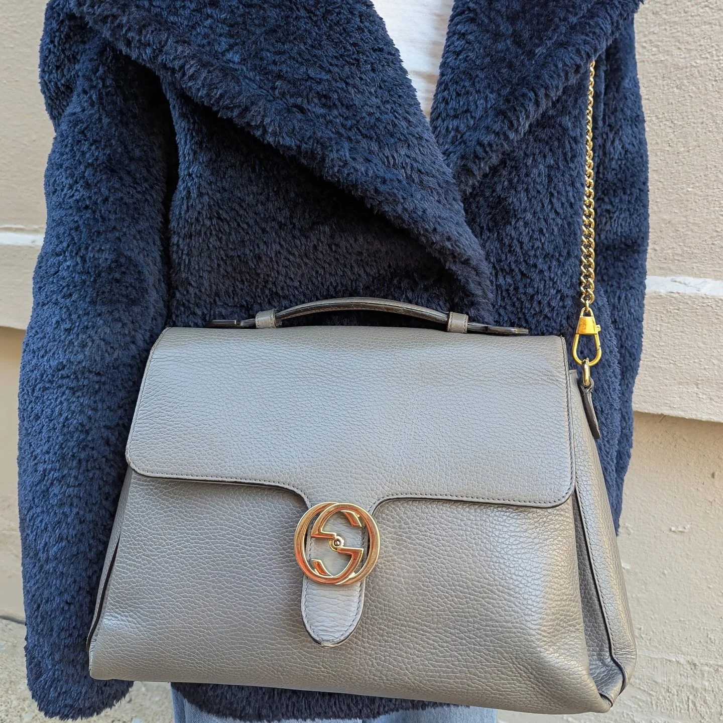 ❤️GUCCI❤️ Gorgeous new arrival from @greenestreetprinceton

$600.95
✅Authenticated via Entrupy

Call or email us for inquiries!
📞609-924-1997
📧princeton@greenestreet.com