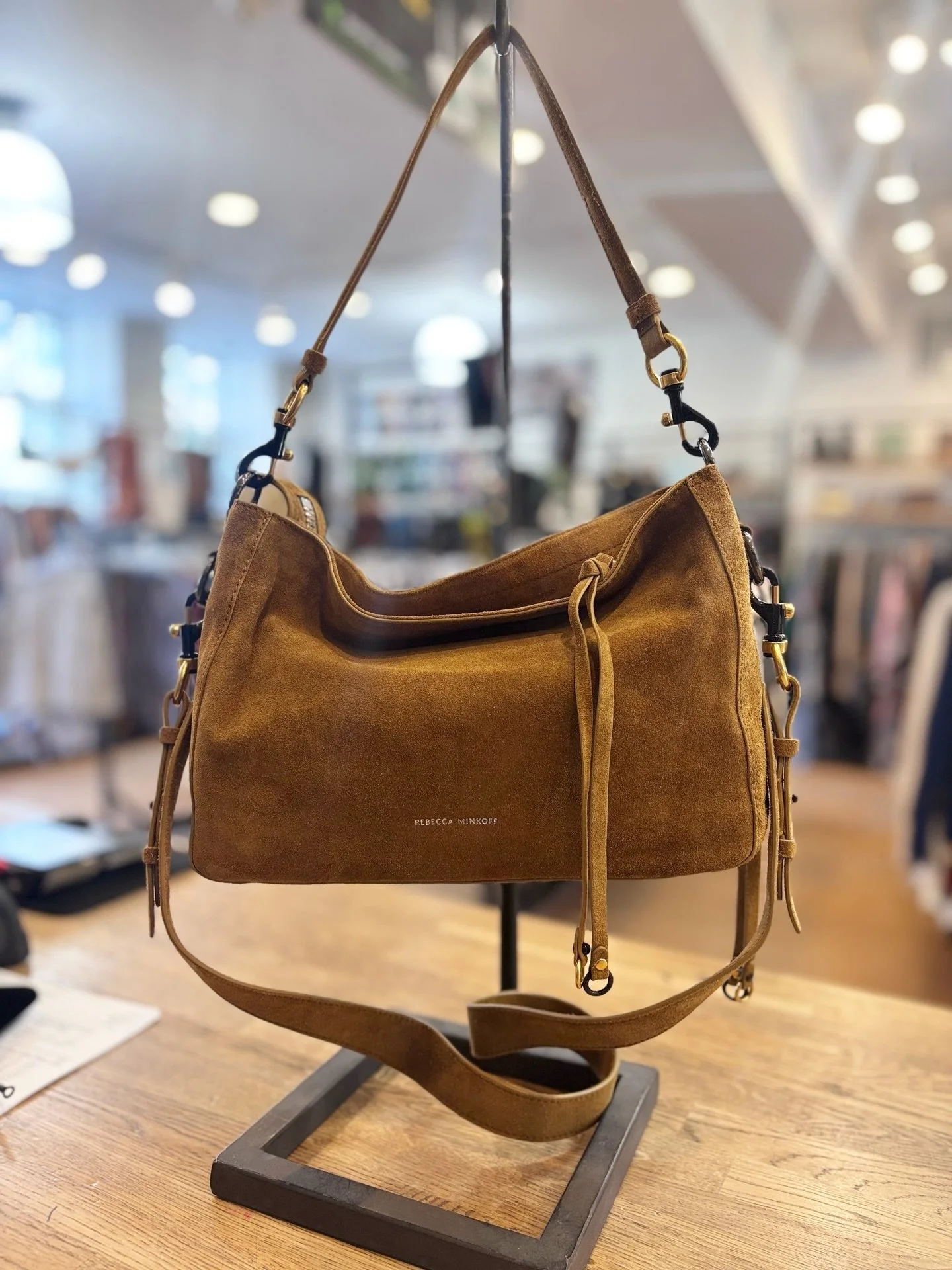 Add this gorgeous suede bag into your rotation!✨available at @greenestreetchestnuthill

Rebecca Minkoff
$80.95

Call or email us for inquiries!
📞267-331-6725
📧Chestnuthill@greenestreet.com