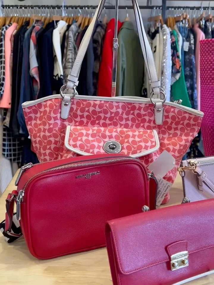 Find the perfect gift for that special someone-for less at Greene Street!💸

 Shop these cute new arrivals from @greenestreetlambertvillenj✨

Call or email us for inquiries!
📞609-460-4523
📧lambertville@greenestreet.com