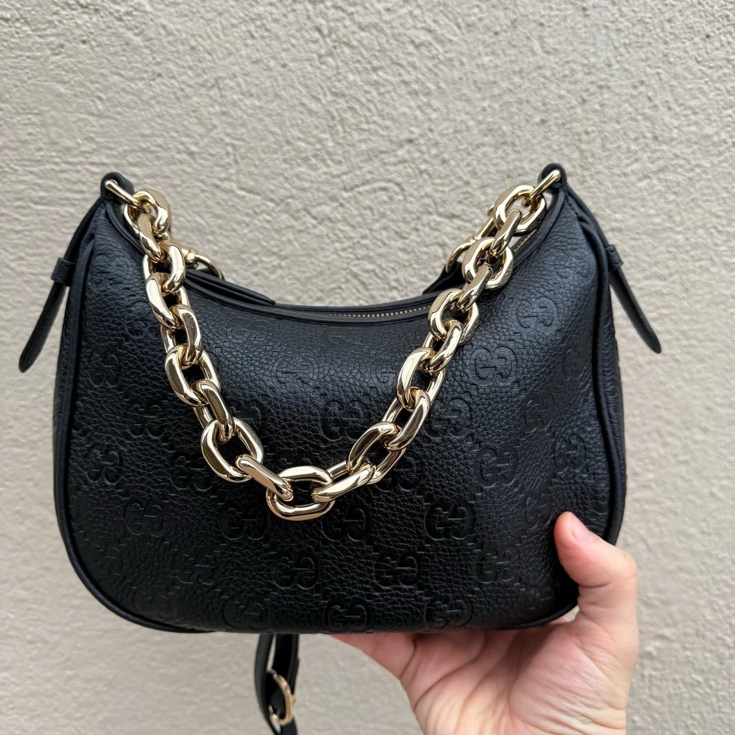 ✨GUCCI✨Just in at @greenestreetprinceton

GG Emblem shoulder bag 
$2,240.95
✅Authenticated via Entrupy

Call or email us for inquiries!
📞609-924-1997
princeton@greenestreet.com