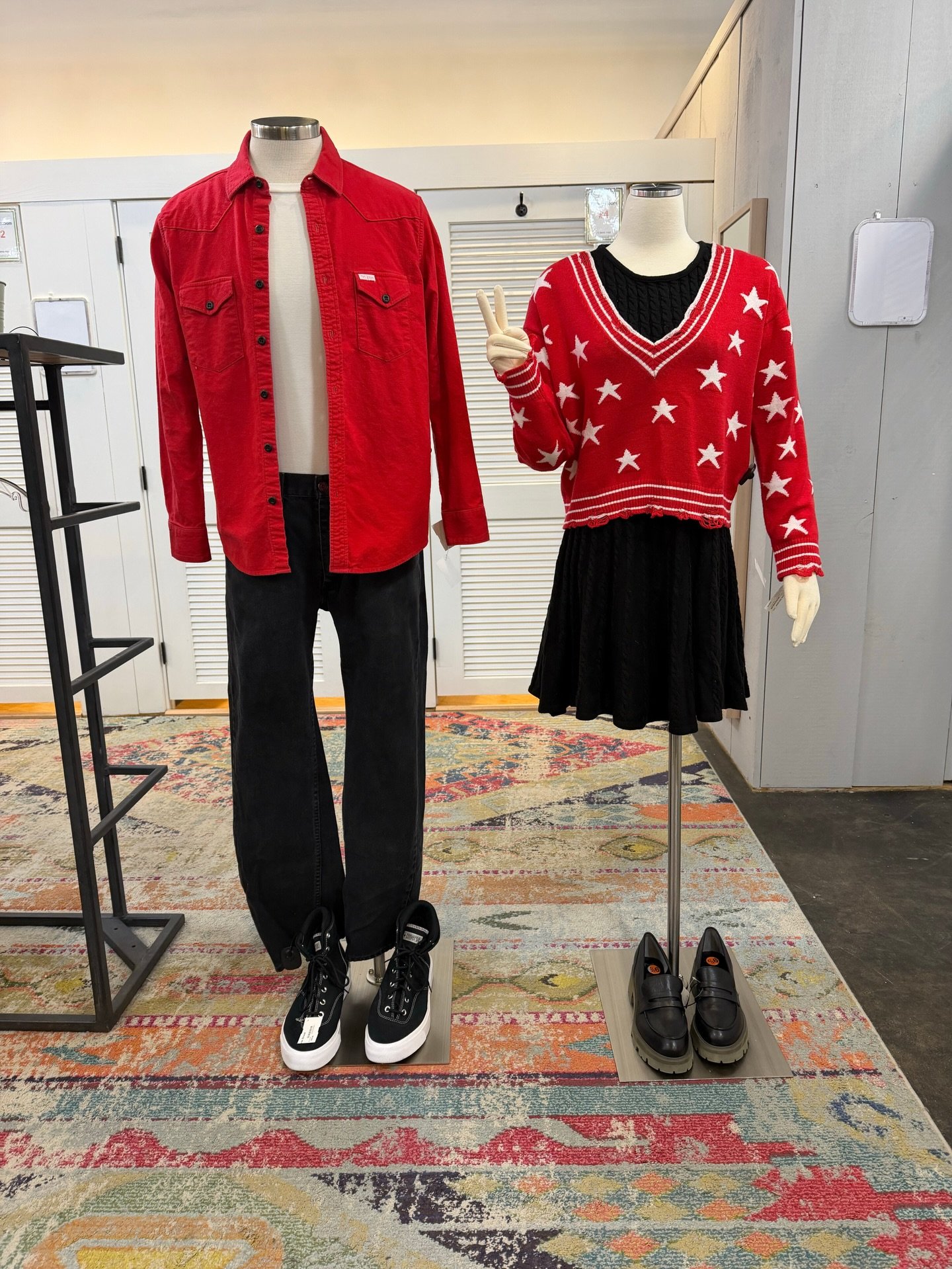 Need a last minute date night look? We&rsquo;ve got you covered! Head to @greenestreetgateway and scoop up these cute looks!✨

 Call or email us for inquiries!
📞484-367-7412
📧gateway@greenestreet.com