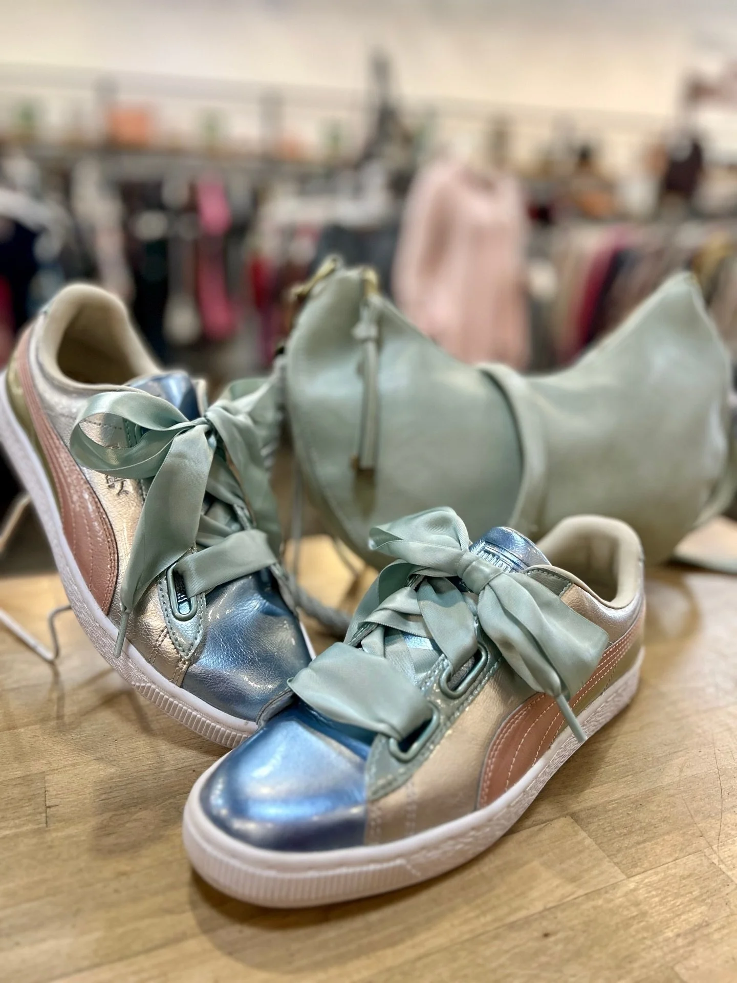New pastel finds from @greenestreetgateway!🩵

&bull; Puma bow shoe Size 10 $28.95
&bull; Urban originals bag $26.95

Call or email us for inquiries!
📞484-367-7412
📧gateway@greenestreet.com