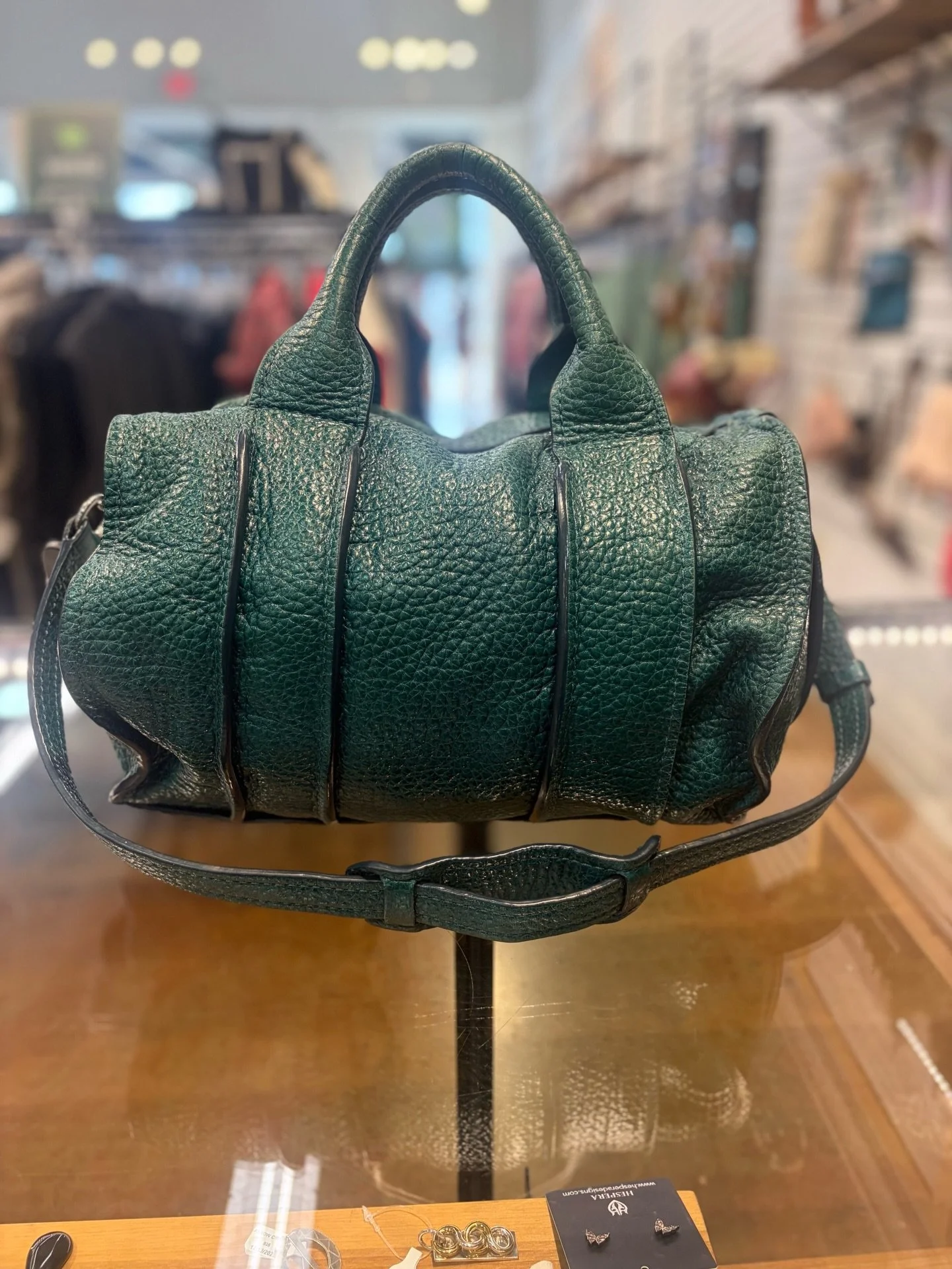 Alexander Wang💚 New in at @greenestreetenglishvillage

$126.95

Call or email us for inquiries 
📞267-468-7531
📧Englishvillage@greenestreet.com
