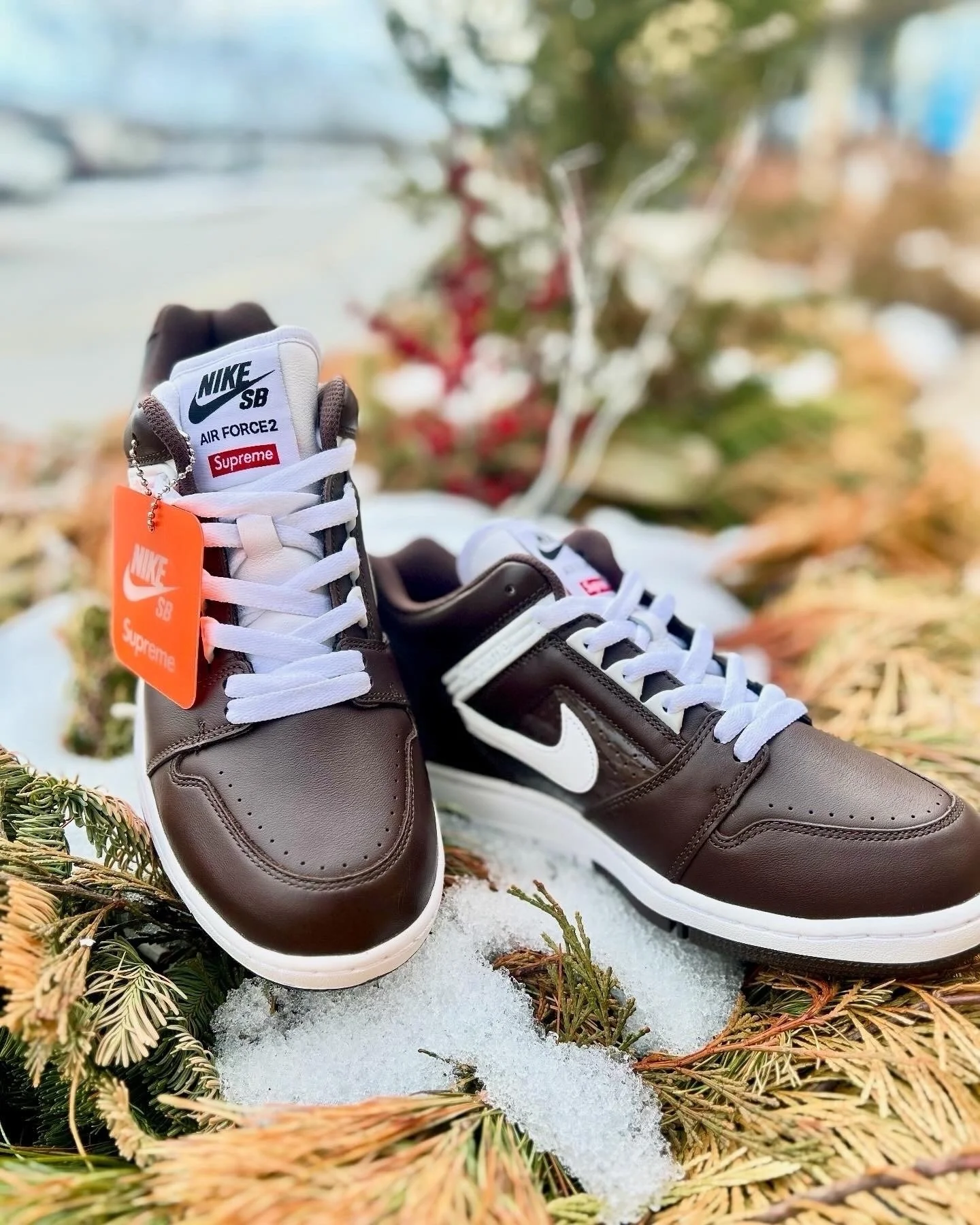 We&rsquo;re loving these new Nike sneakers! Just in at @greenestreetgateway!

Men&rsquo;s Size 8 $180.95

Call or email us for inquiries!
📞484-367-7412
📧gateway@greenestreet.com