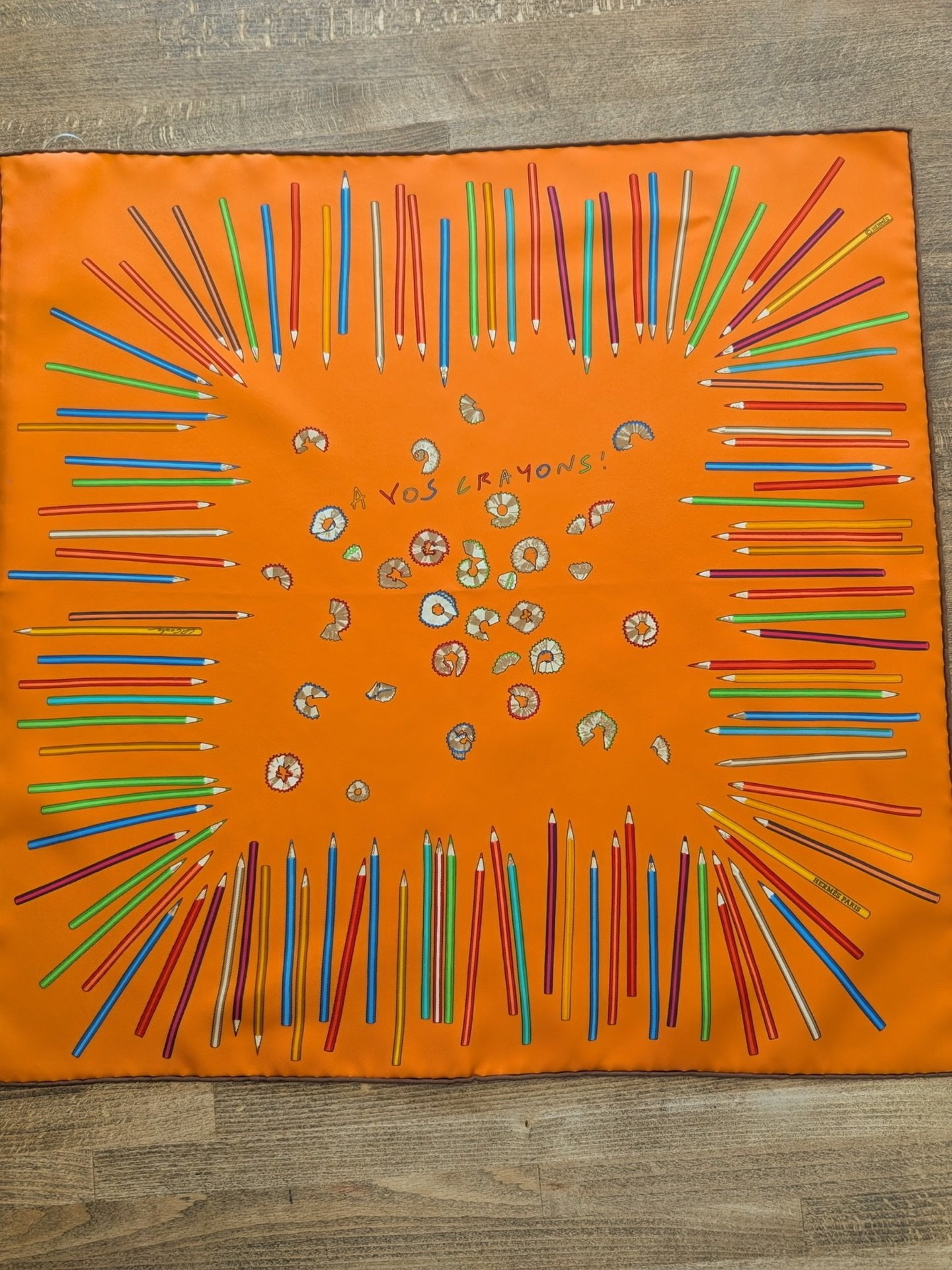 Hermes😍 Just arrived at @greenestreetprinceton✨

A vos crayons silk scarf w/box
$250.95

Call or email us for inquiries!
📞609-924-1997
📧princeton@greenestreet.com