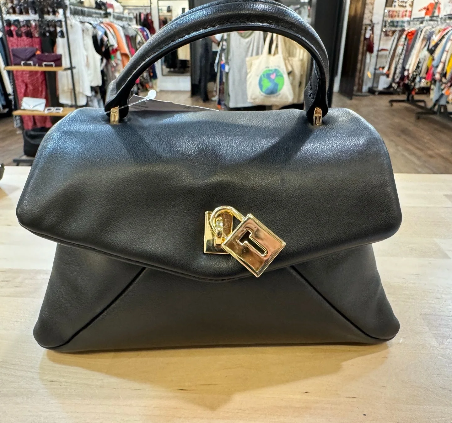 A classic black bag is a must-have!✨ Scoop up this Ted Baker cutie from @greenestreetsouthstreet

$72.95

Call or email us for inquiries!
📞215-703-7478
📧southstreet@greenestreet.com