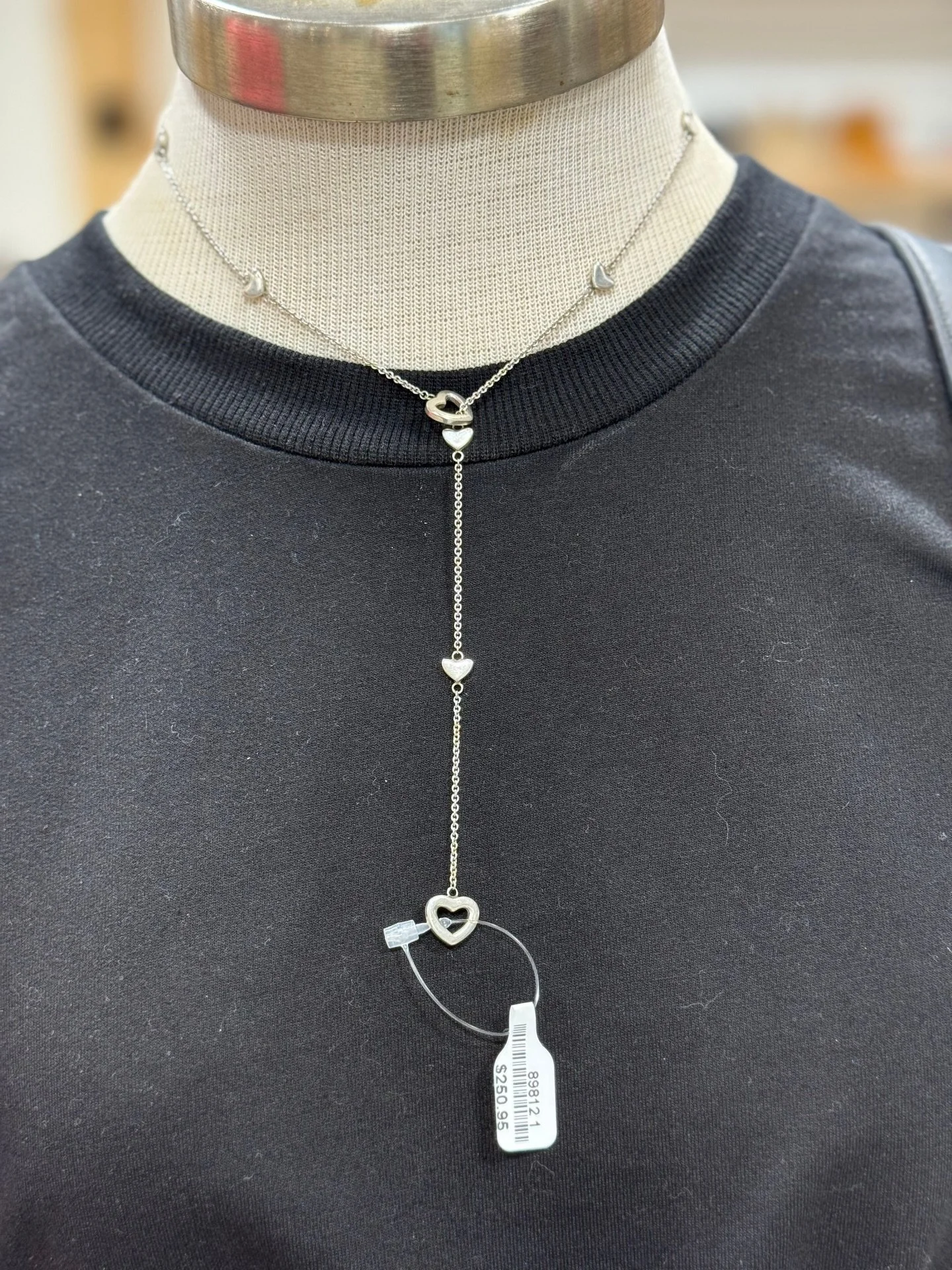 Tiffany &amp; Co✨ new in at @greenestreetexton

$250.95

Call or email us for inquiries 
📞610-466-5714
📧Fairfield@greenestreet.com