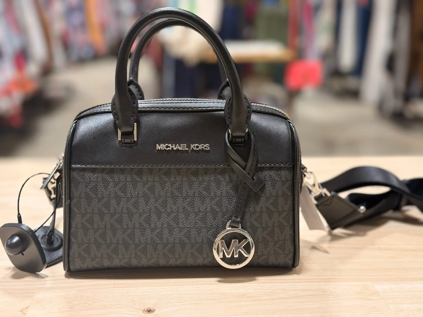 This little MK bag is a must-have!💫👜 Available at @greenestreetexton

$54.95

Email us for inquiries!
📧fairfield@greenestreet.com