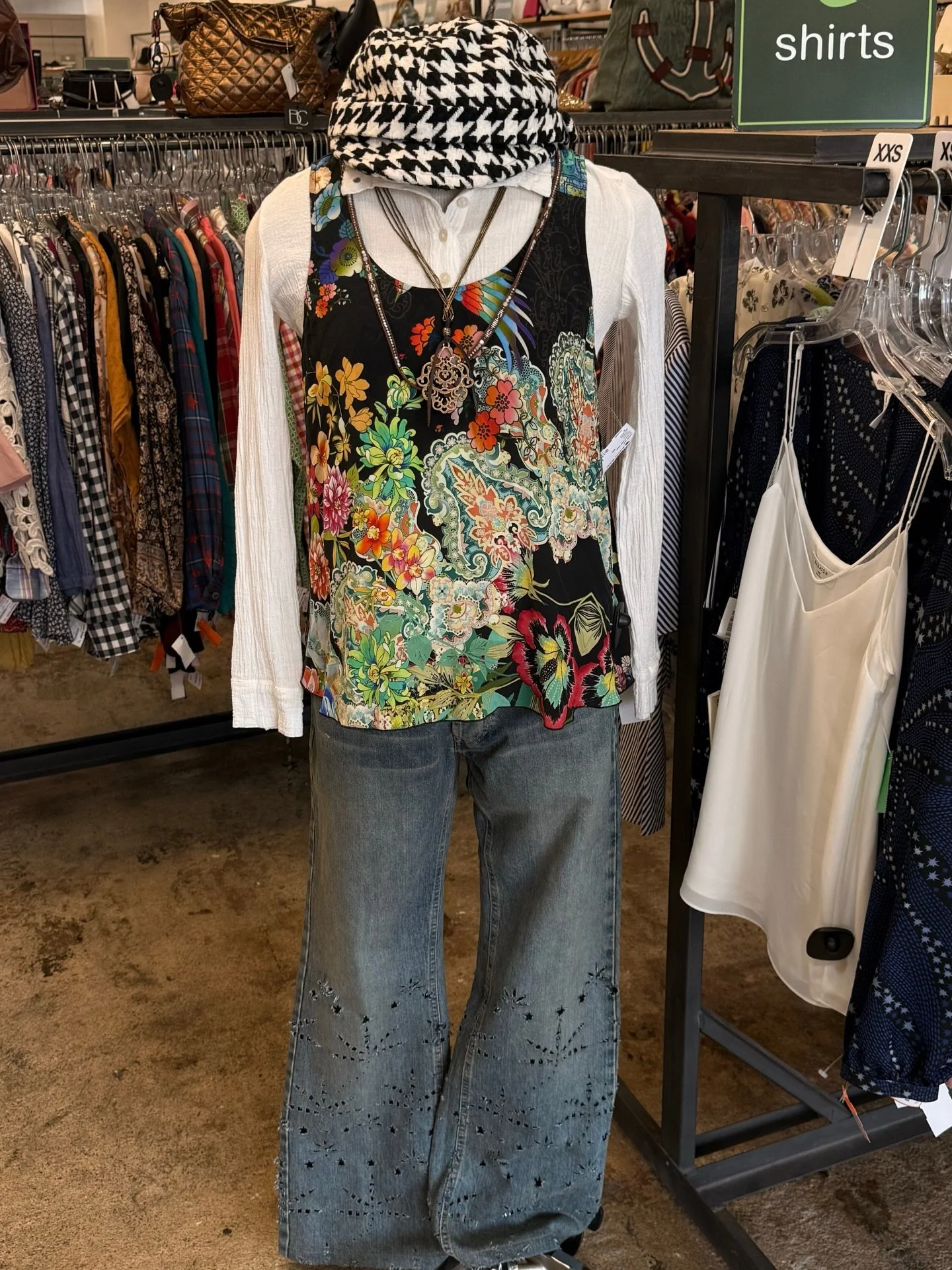 Find your looks for less at Greene Street! Get this look from @greenestreetgateway✨

Email us for inquiries!
📧gateway@greenestreet.com