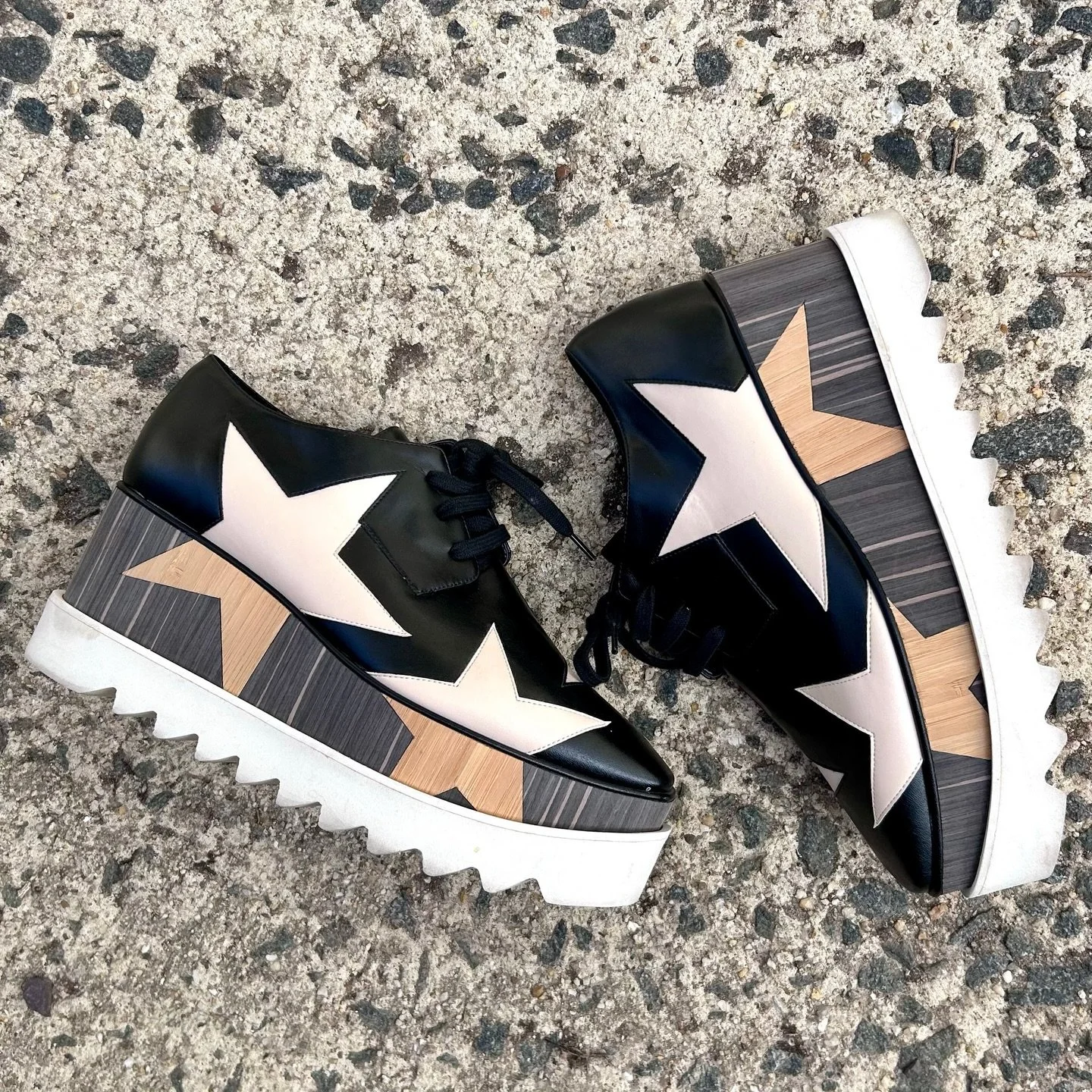 Step into these gorgeous designer star platform shoes!🌟👟 New in at @greenestreetprinceton

Size 38 $150.95

Email us for inquiries!
📧princeton@greenestreet.com