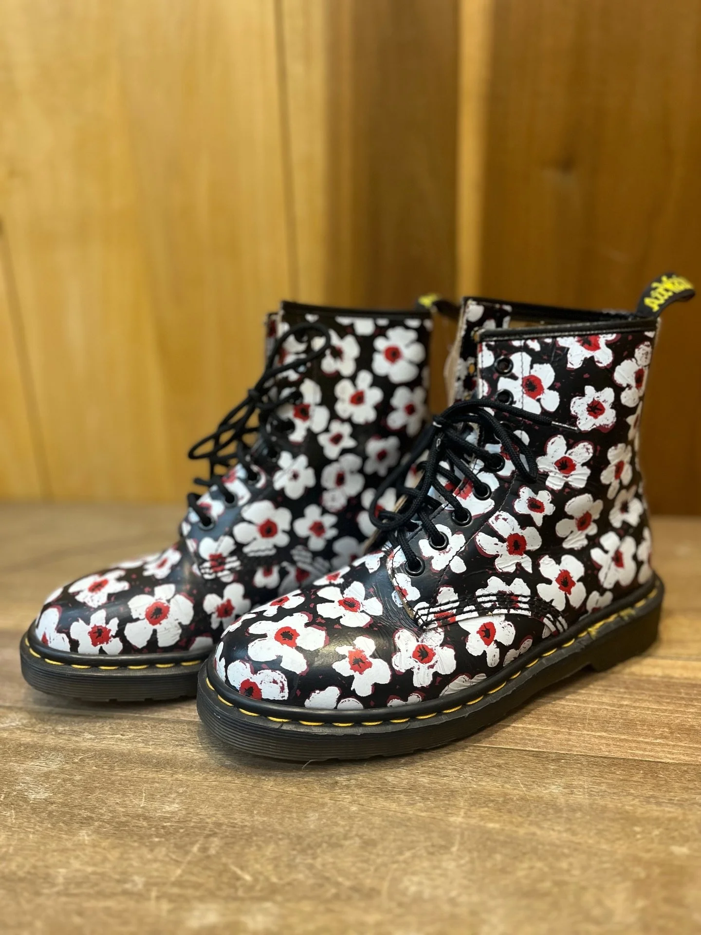 Calling all Doc Marten lovers!🌸🖤 New drop at @greenestreetenglishvillage

White + Black  daisy - $38.95 size 7
Black floral - $40.95 size 8
White + red floral - $38.95 size 7
Blue - $42.95 size 8

Email us for inquiries!
📧englishvillage@greenestre
