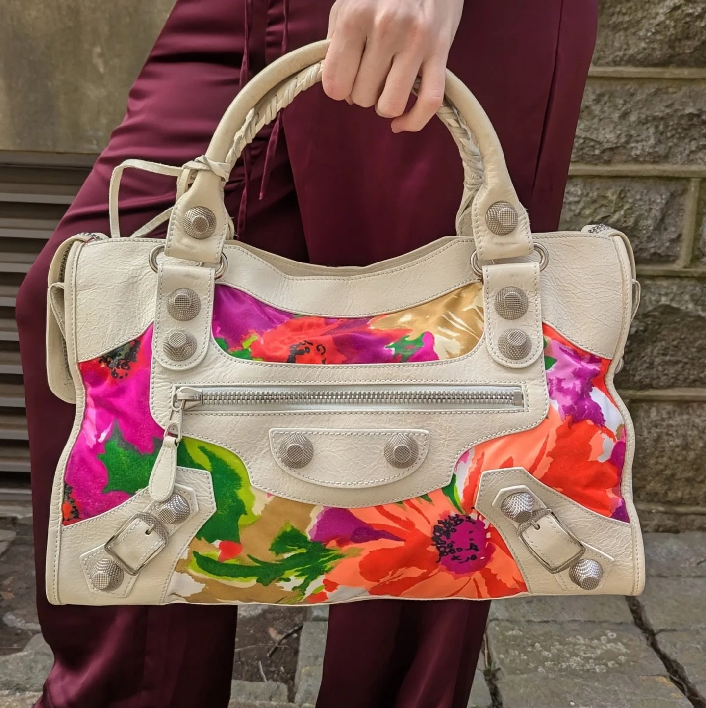 This floral city bag is a must-have! New in at @greenestreetprinceton

$875.95 - shoulder strap included
As-is 
✅Authenticated via Entrupy

Email us for inquiries!
📧princeton@greenestreet.com