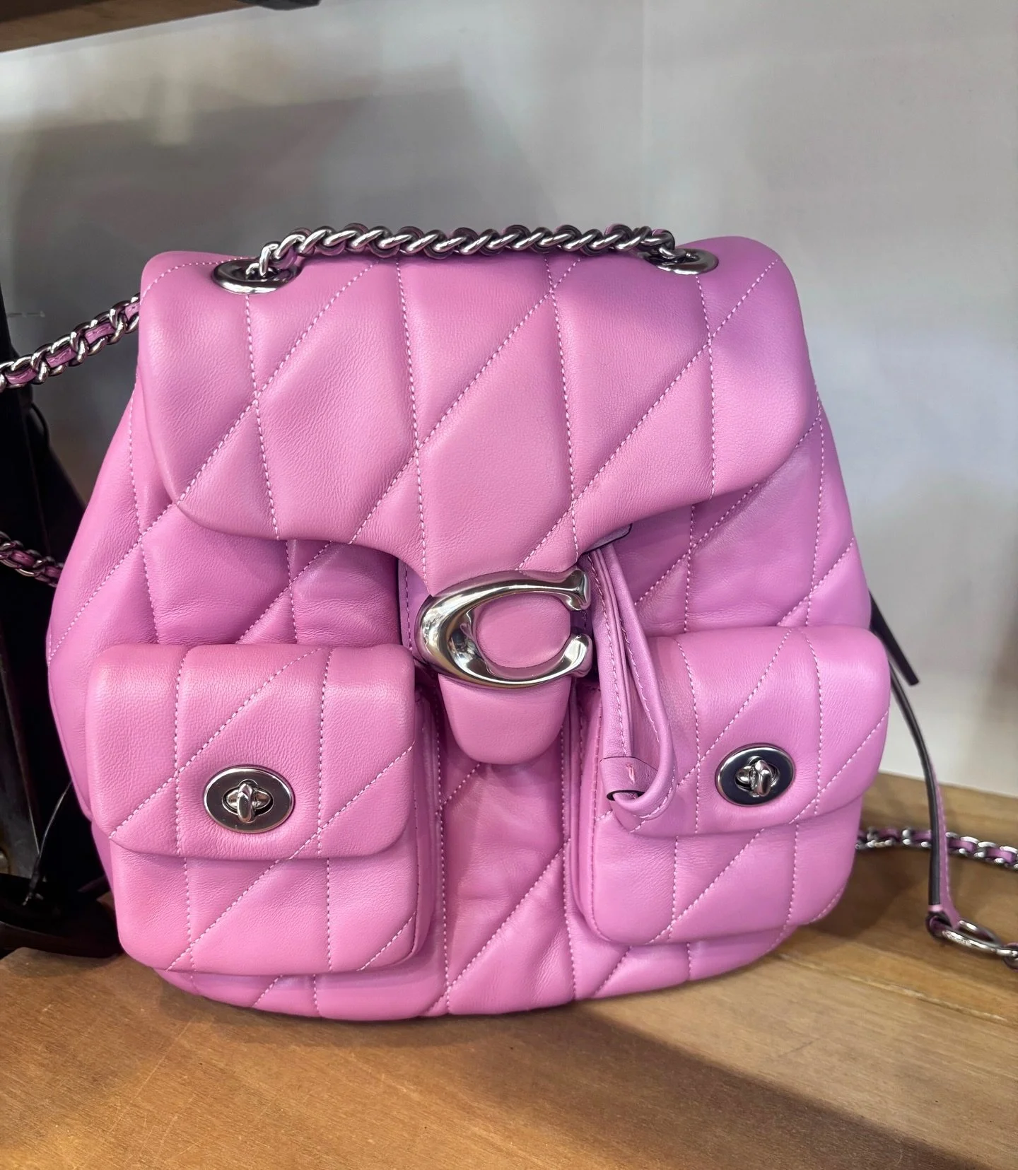 The cutest backpack!🎒 Available at @greenestreetchestnuthill

$200.95

Email us for inquiries!
📧chestnuthill@greenestreet.com