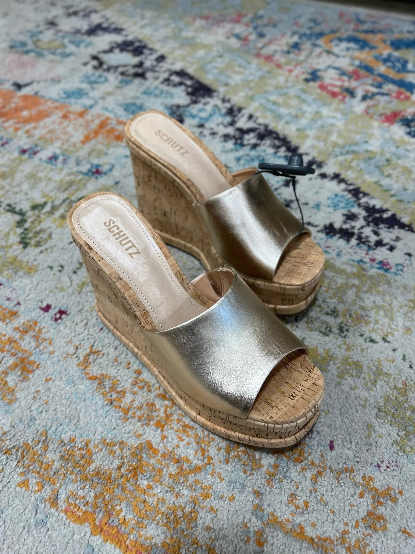 Your new summer go-to sandal!👡 New in at @greenestreetexton

Size 10 $45.95

Email us for inquiries!
📧fairfield@greenestreet.com