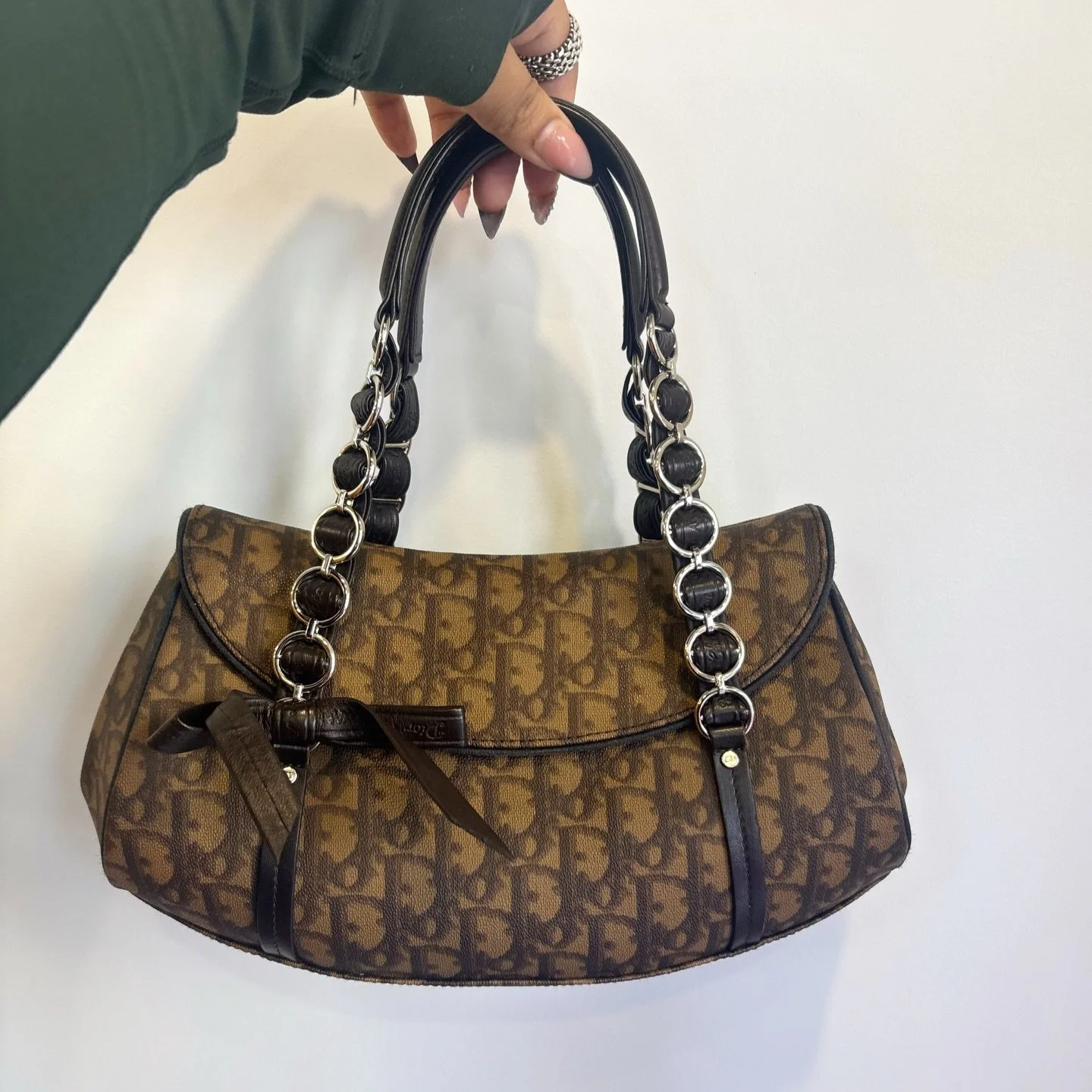 🌟Our new obsession = this stunning designer bag! Just in at @greenestreetsouthstreet

$650.95
✅Authenticated via Entrupy

Email us for inquiries!
📧southstreet@greenestreet.com