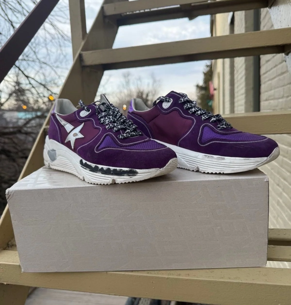 Golden Goose 🪿🌟 New in at @greenestreetlambertvillenj

Size 38 $280.95

Email us for inquiries!
📧lambertville@greenestreet.com