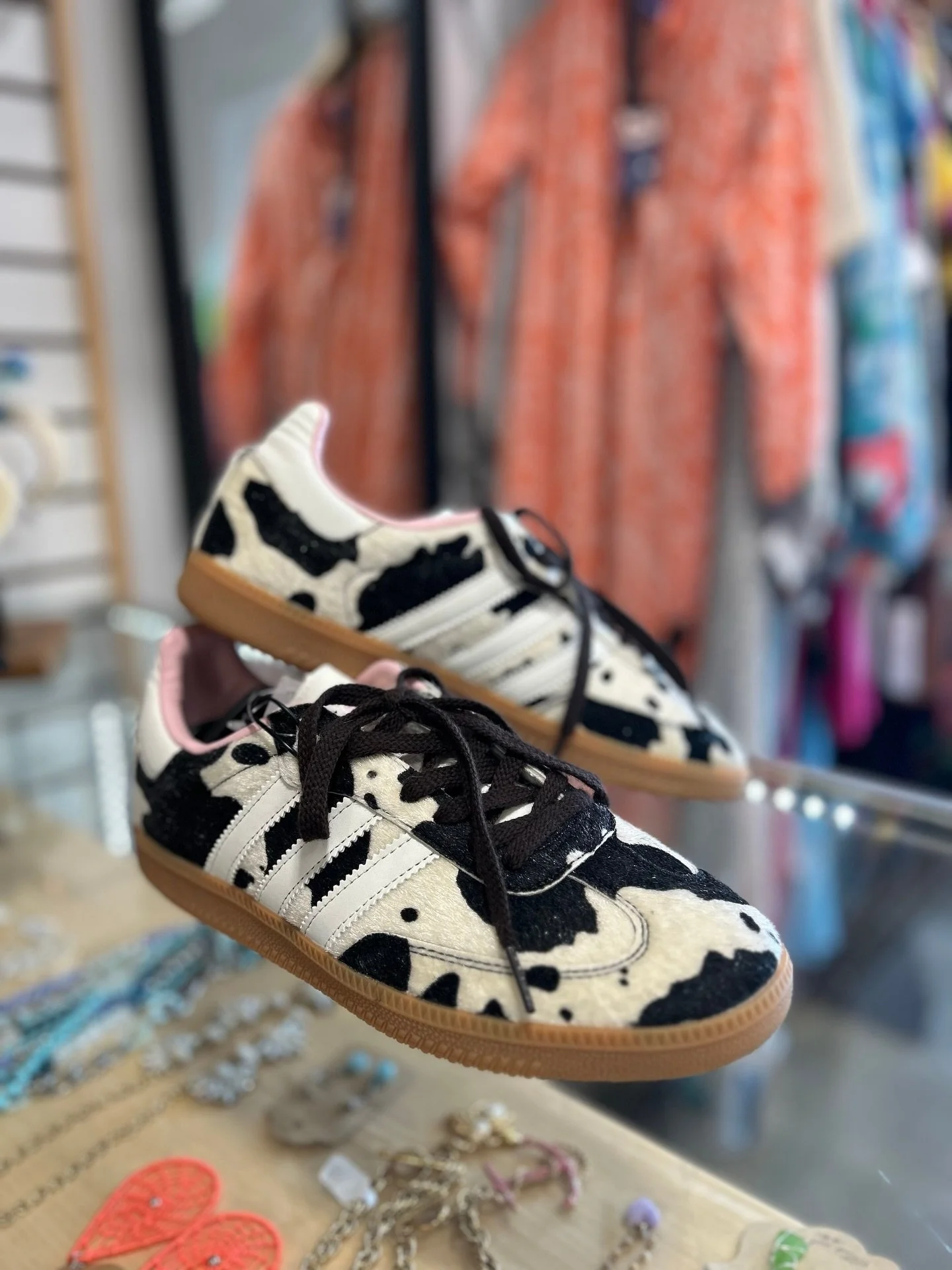 Step into these Adidas cow print sambas!👟 Available at @greenestreetexton

Size 7.5 $64.95

Email us for inquiries!
📧fairfield@greenestreet.com