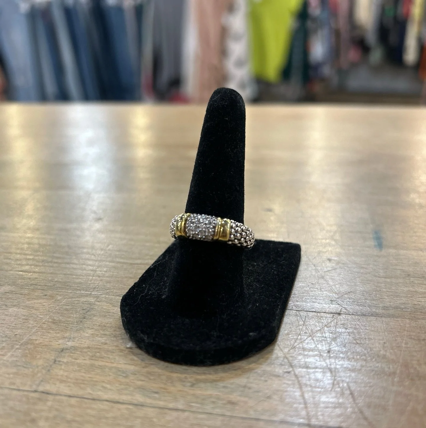 Don&rsquo;t miss out on this gorgeous Lagos ring! Available at @greenestreetgateway

925 750 diamond ring 
$1,201.95
Fits around a size 6-7

Email us for inquiries!
📧gateway@greenestreet.com