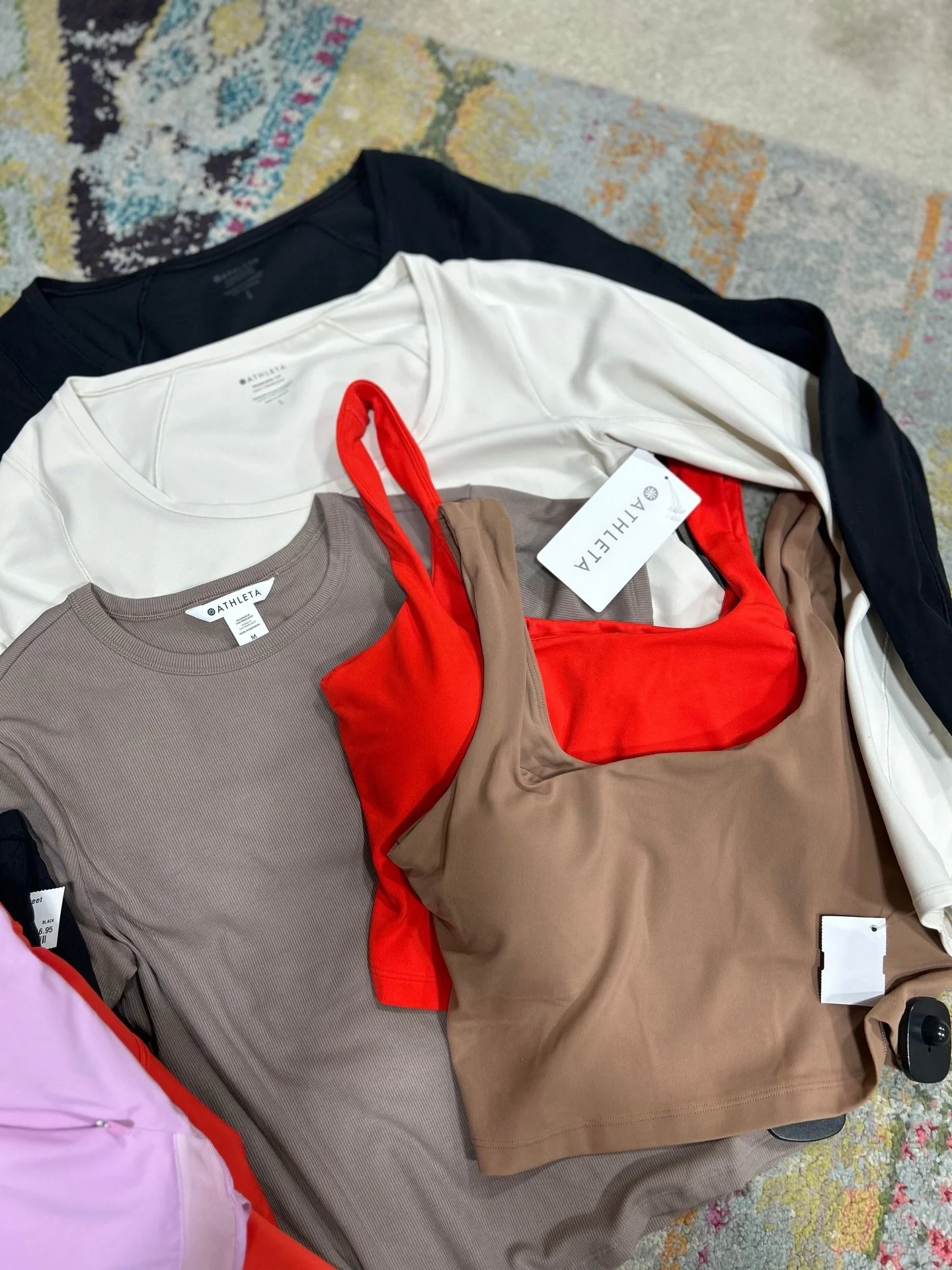 🚨Athleta Drop🚨 So many amazing new arrivals just put out at @greenestreetexton!!✨

Stop on by and check it out!💫

For inquiries email us!
📧fairfield@greenestreet.com