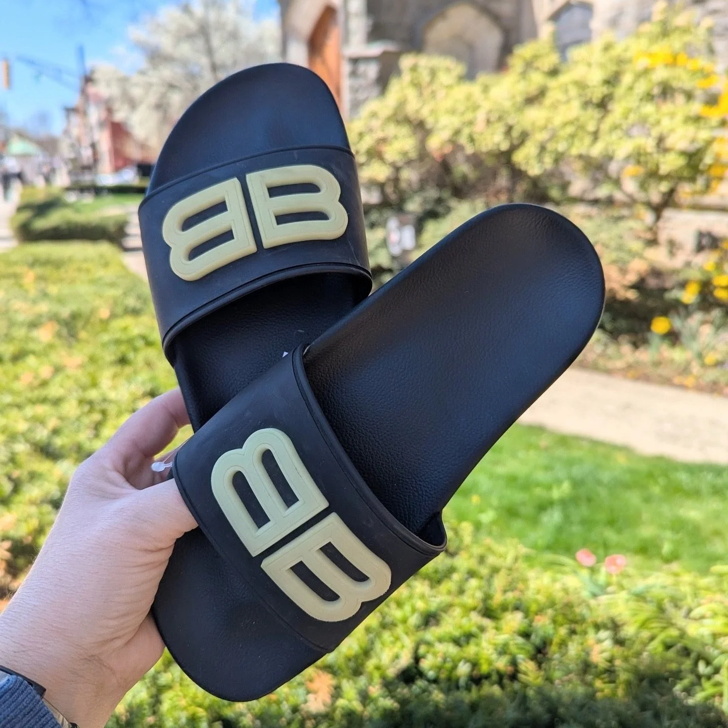 Sandal weather is upon us!☀️ Scoop up this designer pair from @greenestreetprinceton

Size 35 $75.95

Email us for inquiries!
📧princeton@greenestreet.com