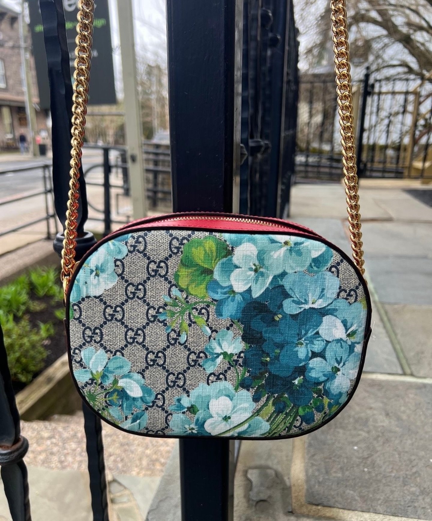 This gorgeous GG Supreme Blooms mini is a must-have!🌸💙 Available at @greenestreetlambertvillenj 

$800.95

Email us for inquiries!
📧lambertville@greenestreet.com