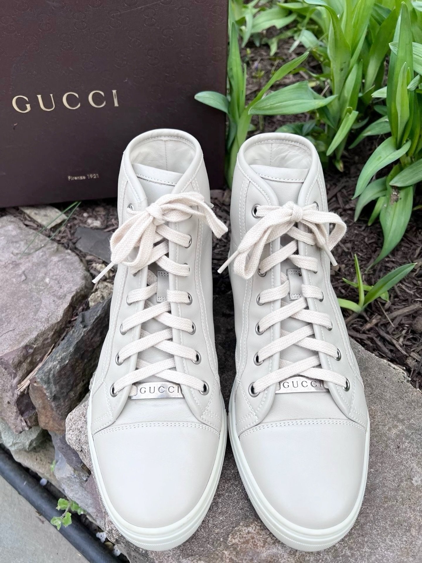Step into these new designer high top sneakers!👟 Available at @greenestreetlambertvillenj

$37.5 $300.95

Email us for inquiries!
📧lambertville@greenestreet.com