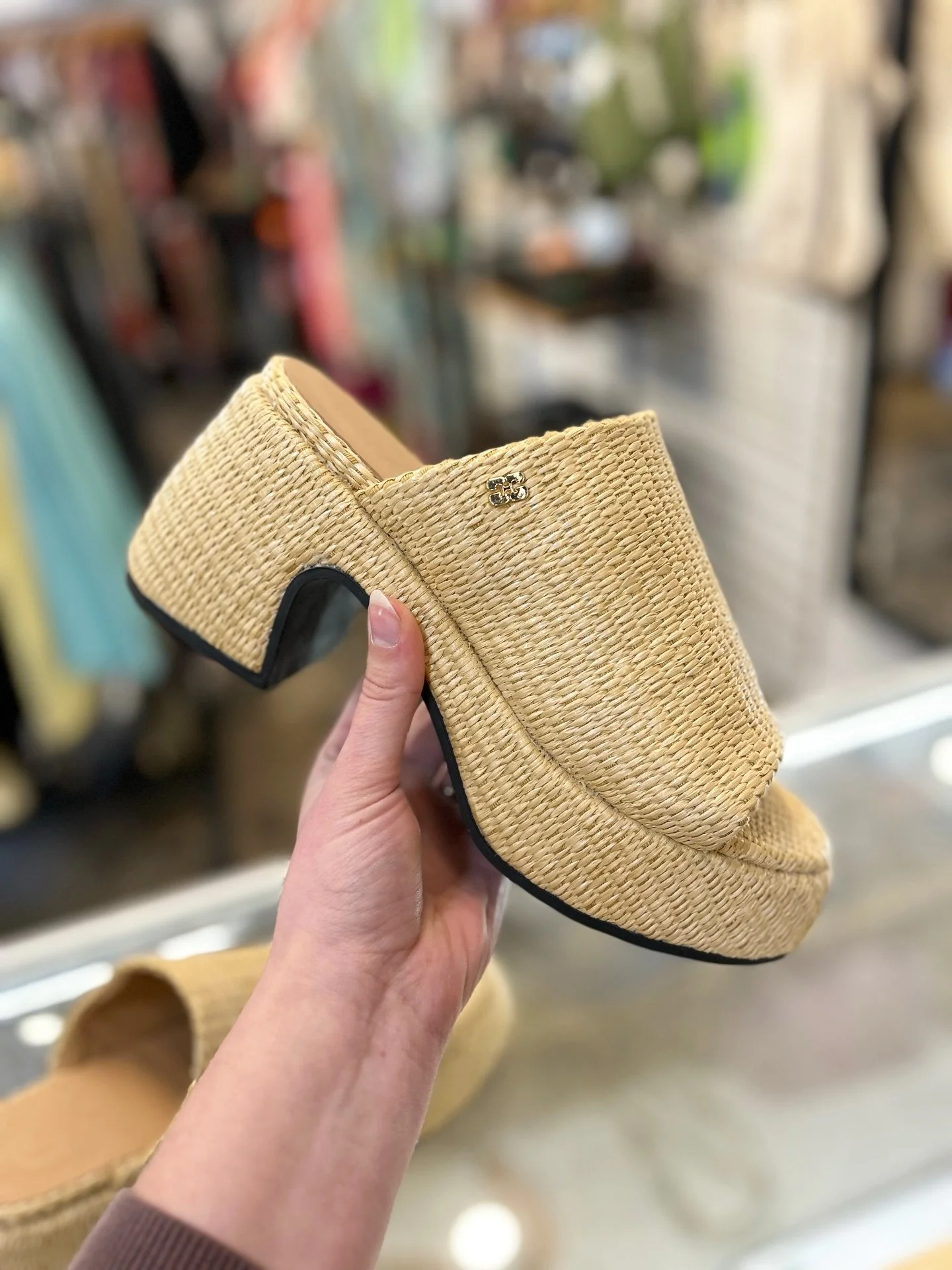 Cute new Spring shoes just in at @greenestreetgateway!🌸 Which ones are your favorite?💫

&bull; Ganni size 7 $52.95
&bull; Maguire tan and black sandals Size 38 $42.95
&bull;&nbsp;Camila Coelho rhinestone flats Size 8 $24.95
&bull; Marc Fisher gold 