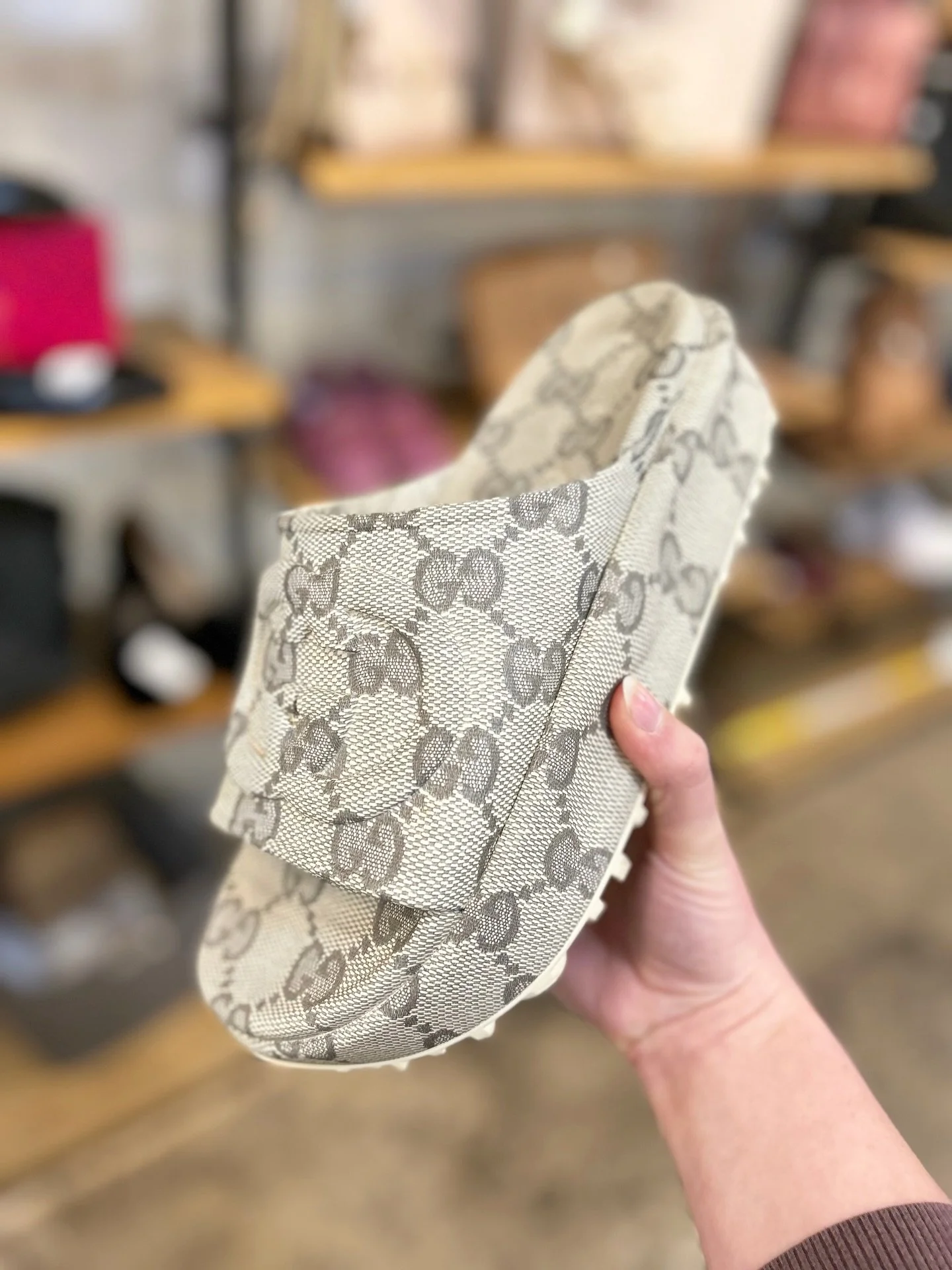 These designer platform slides are a must-have! Available at @greenestreetgateway

size 39 $425.95

Email us for inquiries!
📧gateway@greenestreet.com