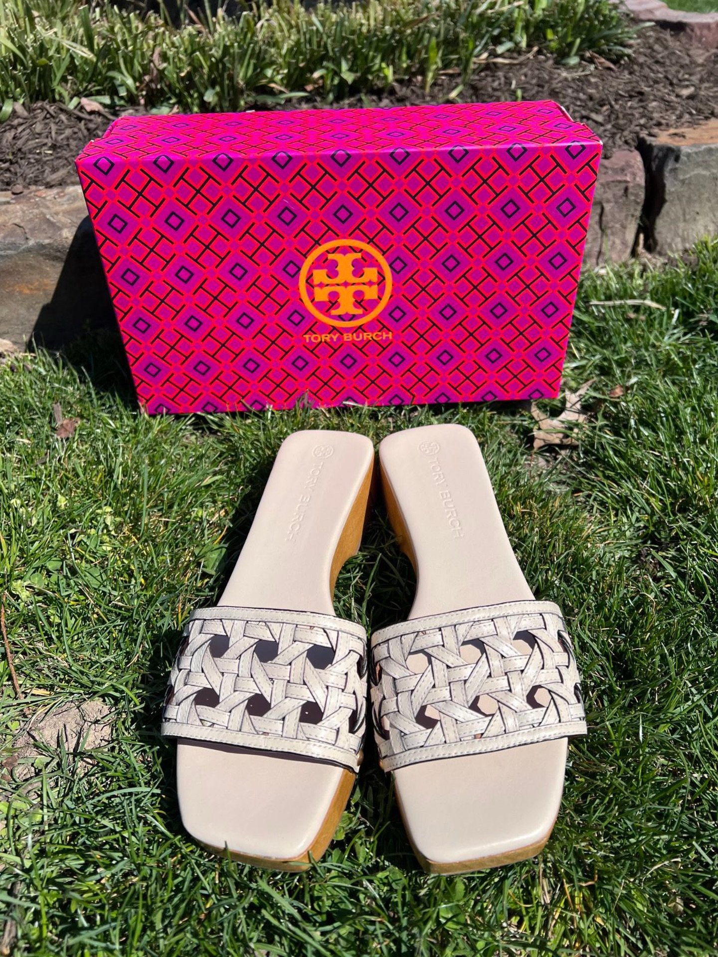 Step into these cute Tory Burch sandals! Available at @greenestreetlambertvillenj

Size 7 $78.95

Email us for inquiries!
📧lambertville@greenestreet.com