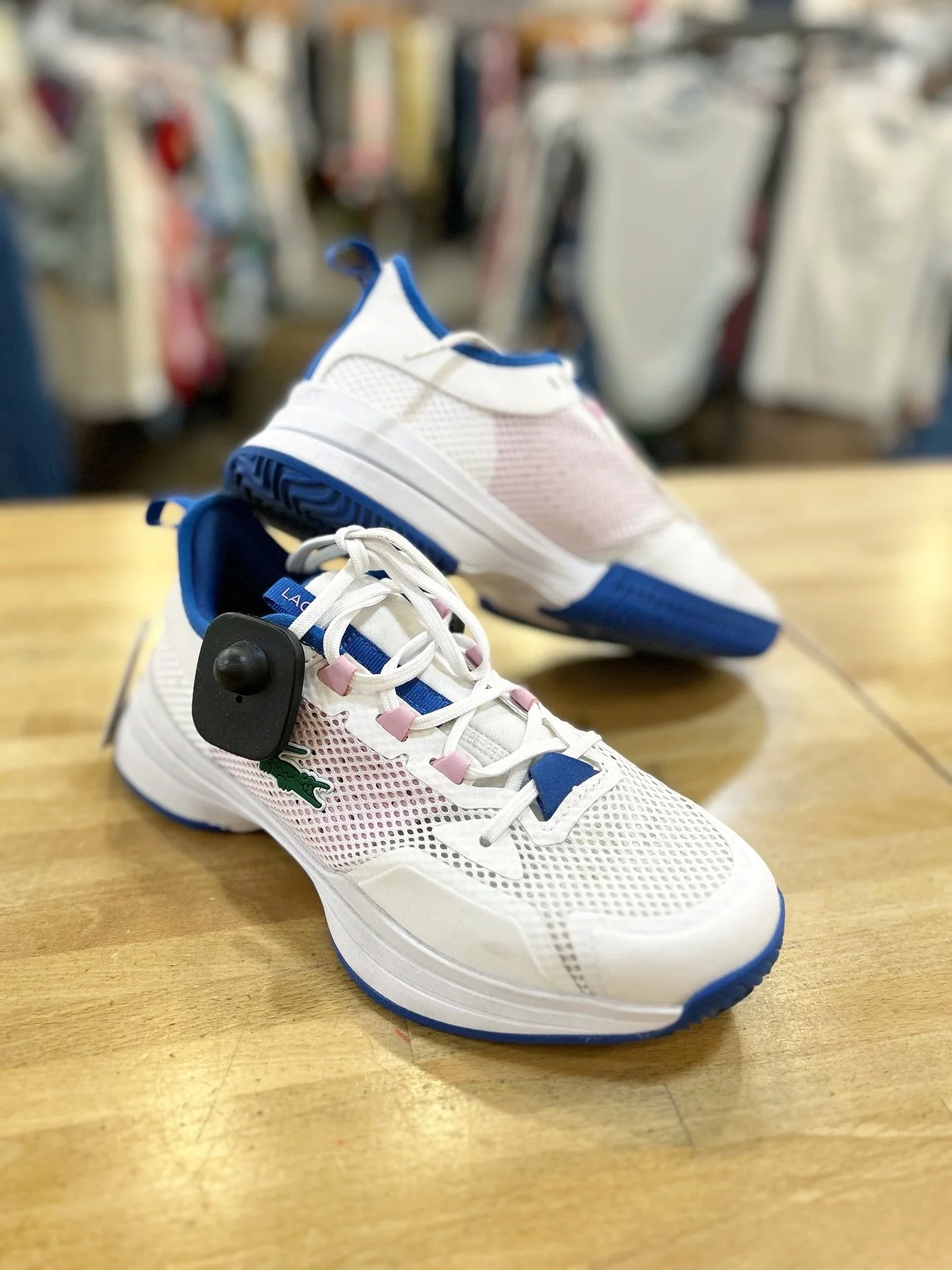 We&rsquo;re loving these Lacoste sneakers!👟 Available at @greenestreetgateway

Size 9 $62.95

Email us for inquiries!
📧gateway@greenestreet.com