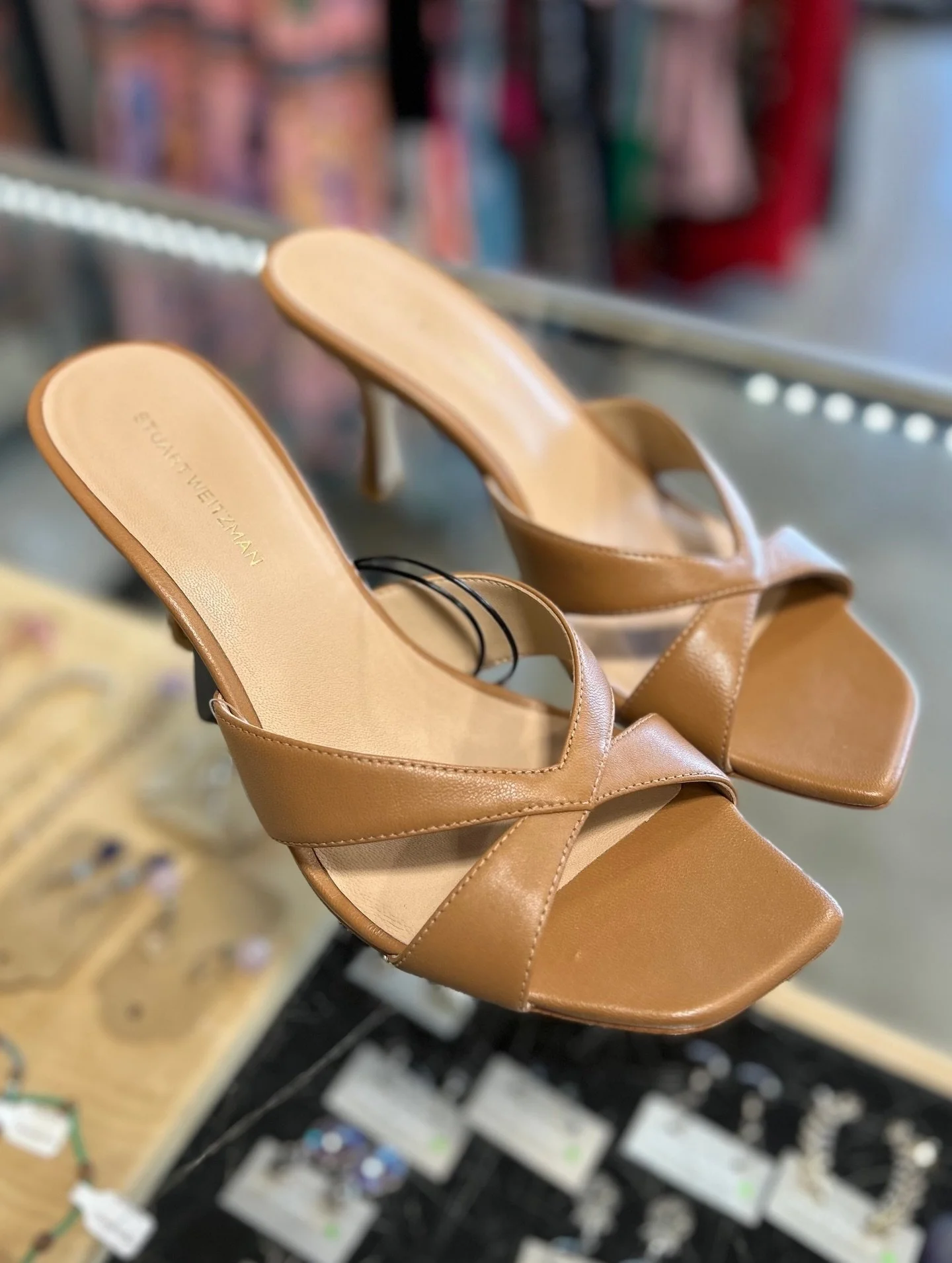 A neutral heel is a must-have!✨
Scoop up these Stuart Weitzman heels from @greenestreetexton

Size 9 $75.95

Email us for inquiries!
📧fairfield@greenestreet.com