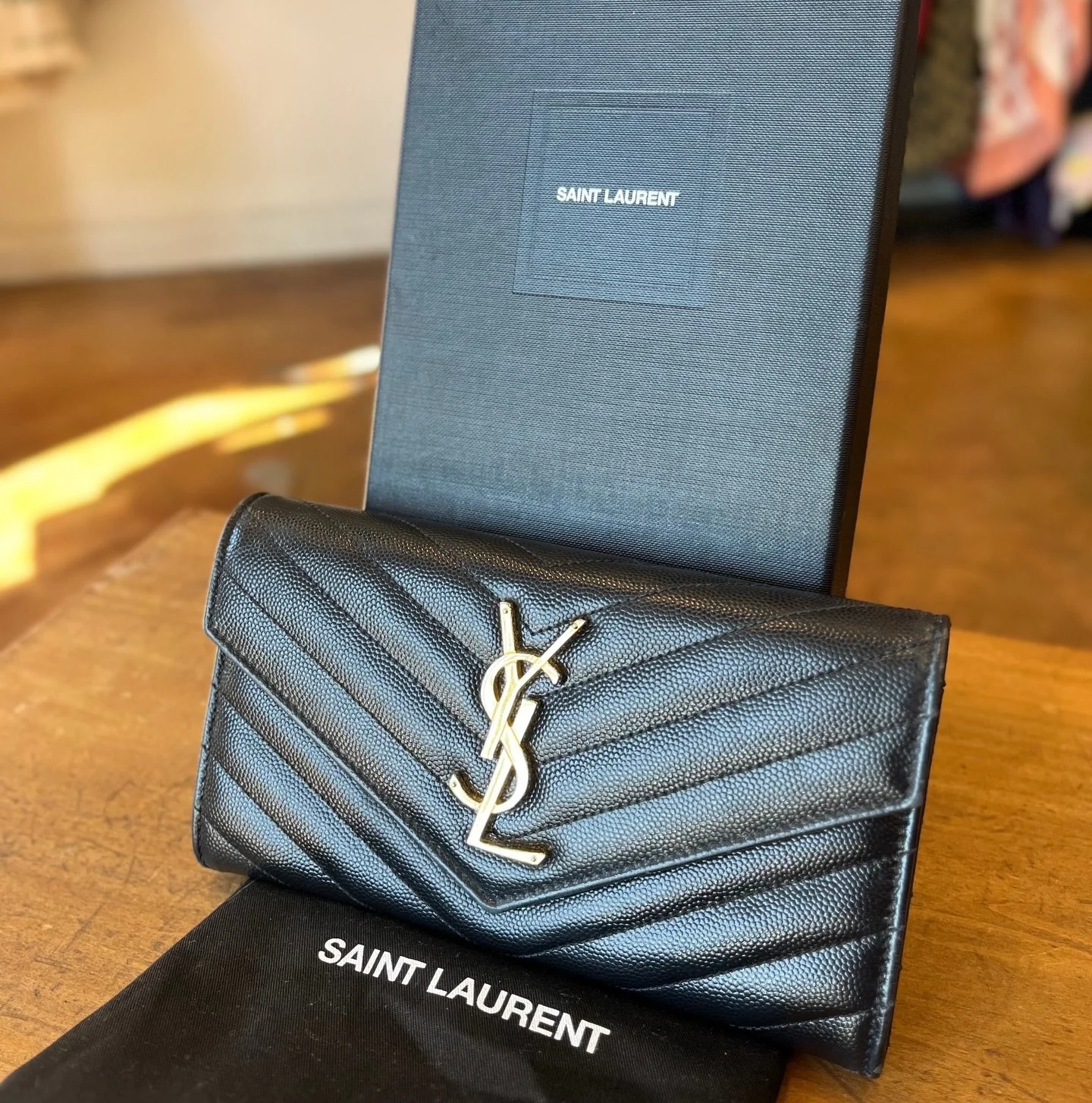 ✨YSL✨ Just in at @greenestreetenglishvillage!😍

$650.95
✅Authenticated via Entrupy

Email us for inquiries!
📧englishvillage@greenestreet.com