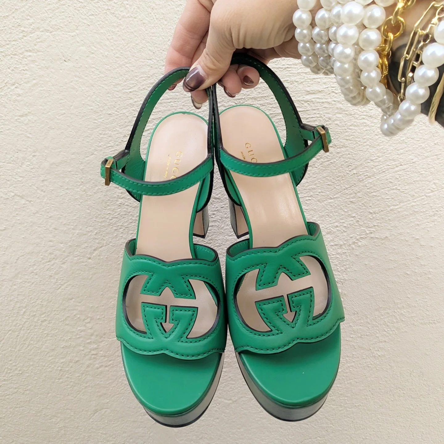 We&rsquo;re obsessing over these gorgeous green Gucci heels!💚 New in at @greenestreetprinceton!

Size 37 $550.95

Email us for inquiries!
📧princeton@greenestreet.com